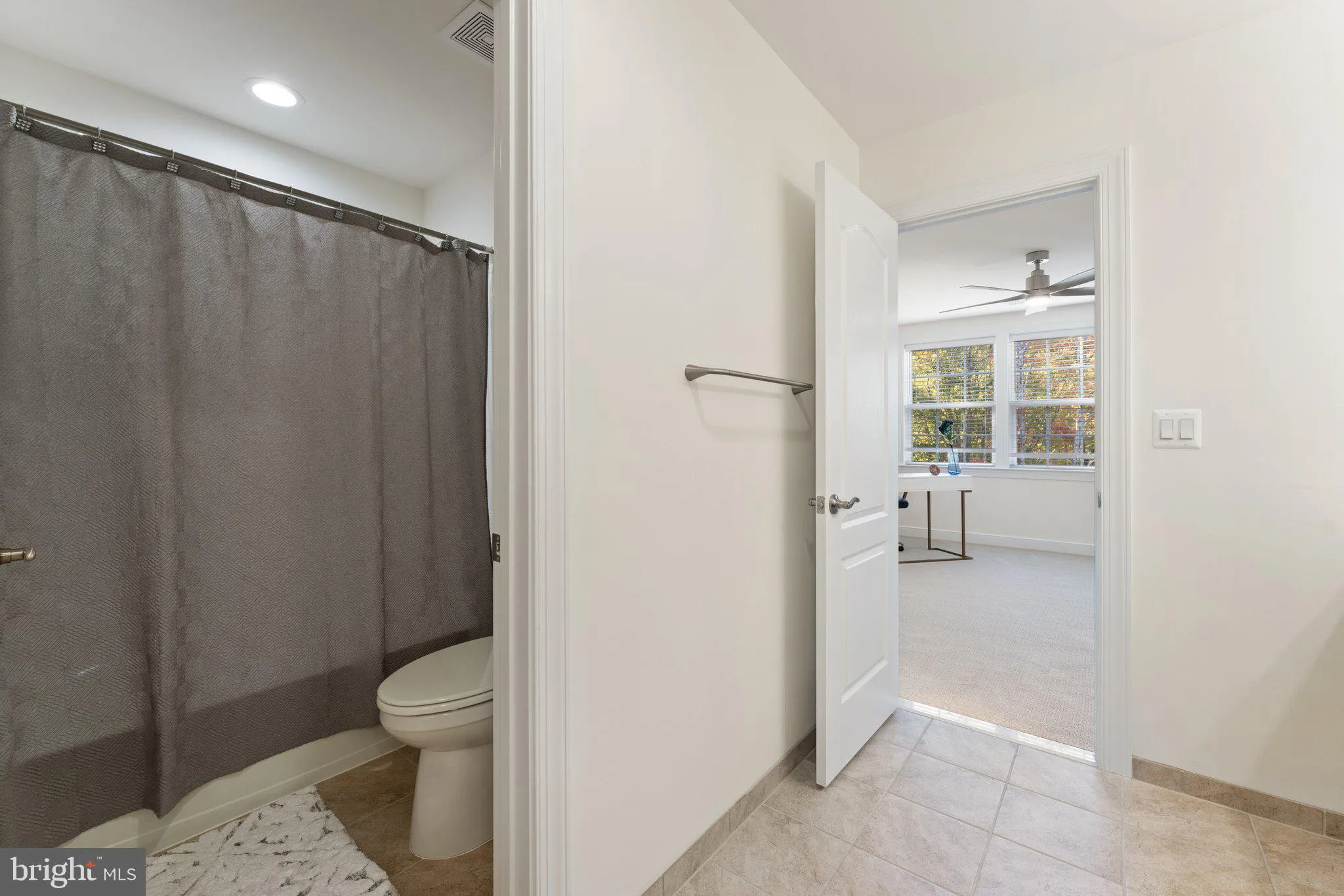 Fredericksburg, Virginia 22406, United States, 5 Bedrooms Bedrooms, ,5 BathroomsBathrooms,Residential,Pending,37029