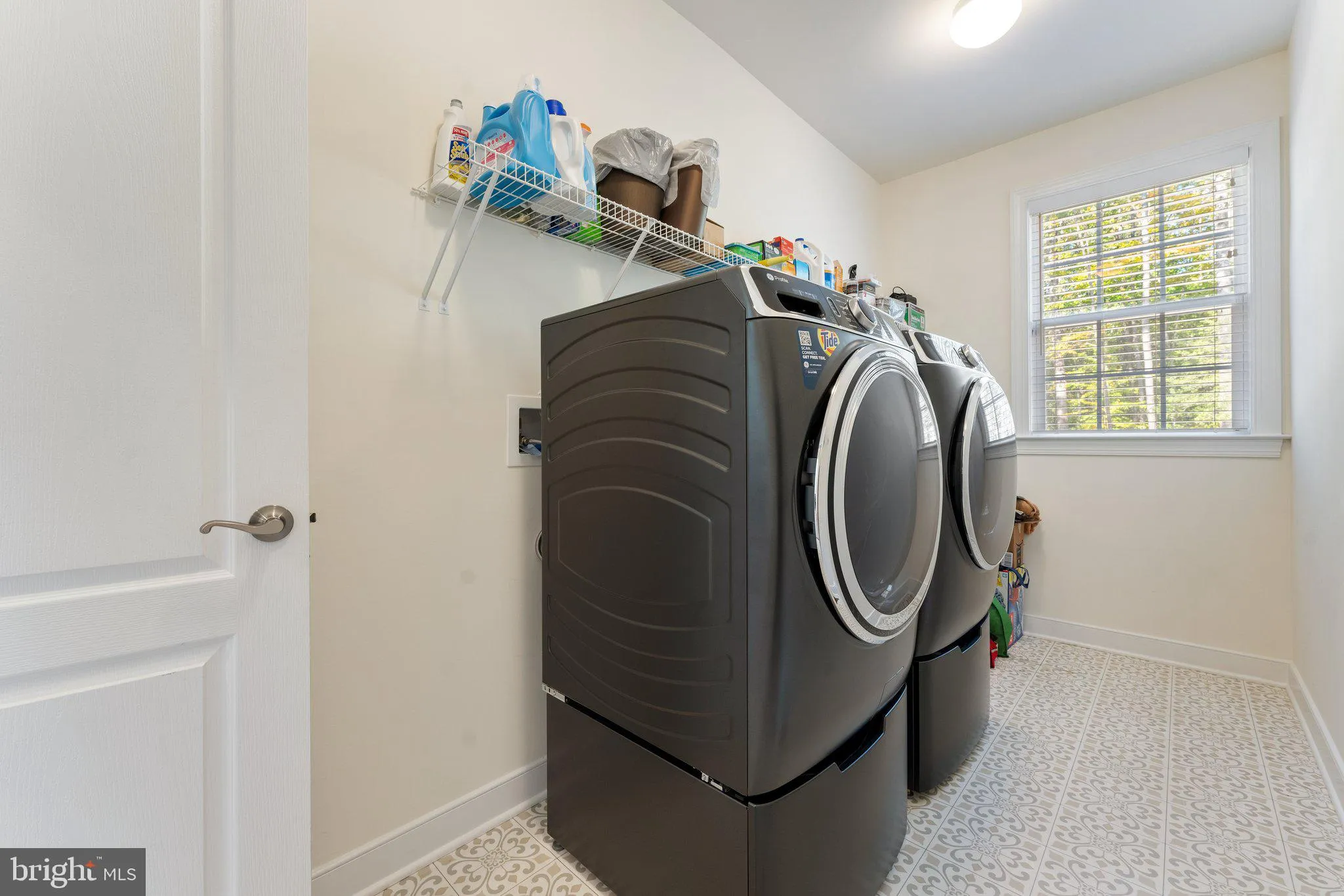 Fredericksburg, Virginia 22406, United States, 5 Bedrooms Bedrooms, ,5 BathroomsBathrooms,Residential,Pending,37029