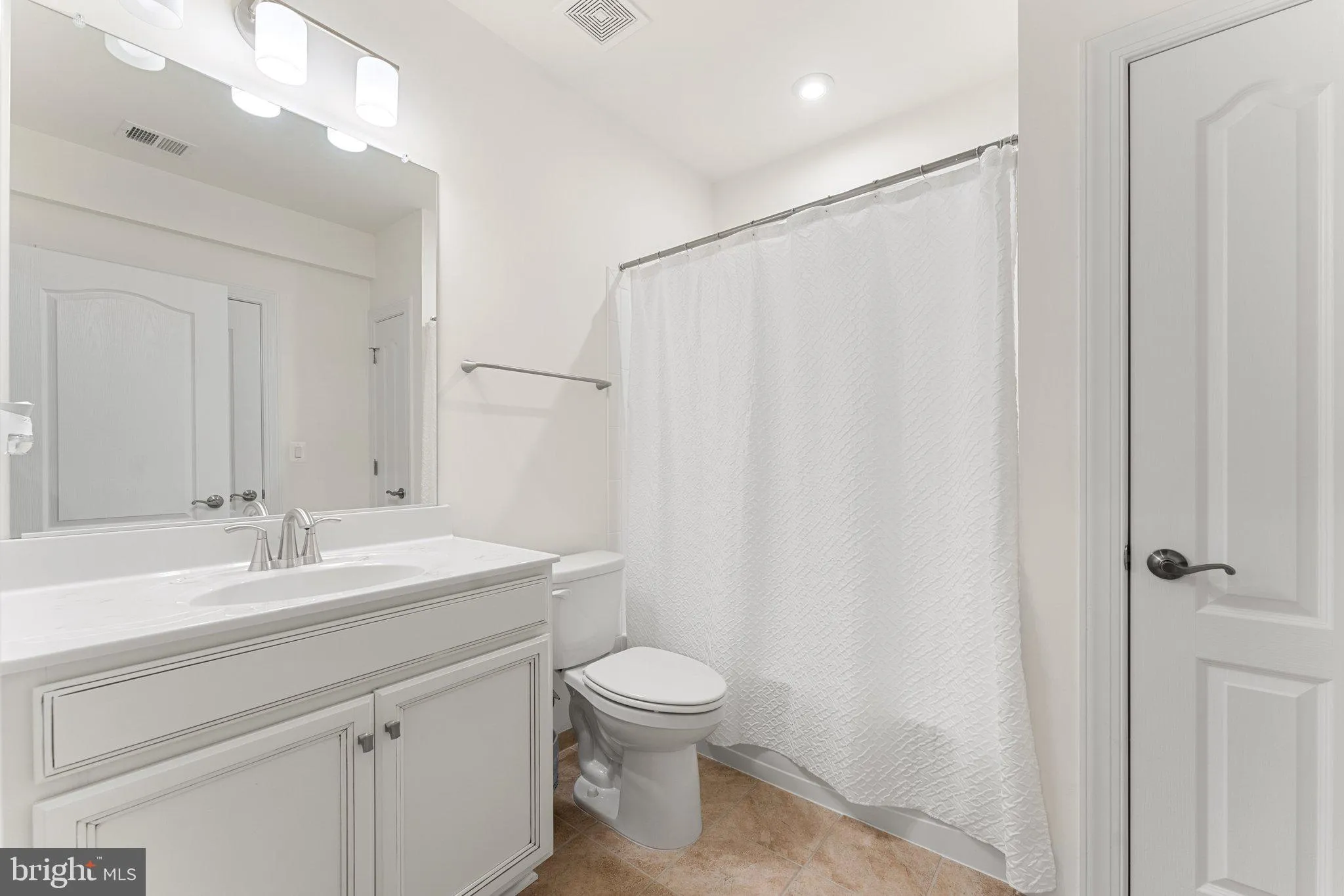 Fredericksburg, Virginia 22406, United States, 5 Bedrooms Bedrooms, ,5 BathroomsBathrooms,Residential,Pending,37029