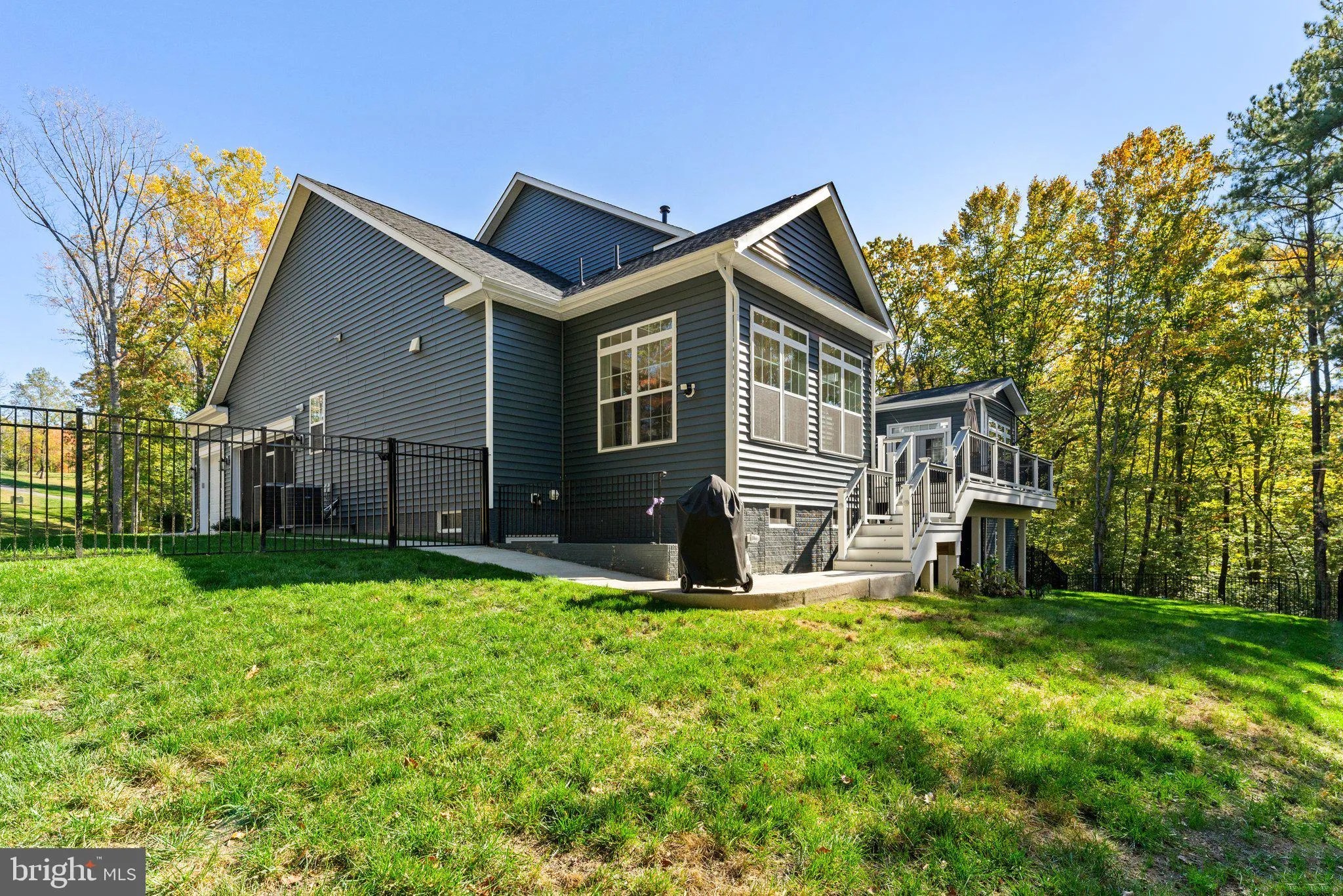 Fredericksburg, Virginia 22406, United States, 5 Bedrooms Bedrooms, ,5 BathroomsBathrooms,Residential,Pending,37029