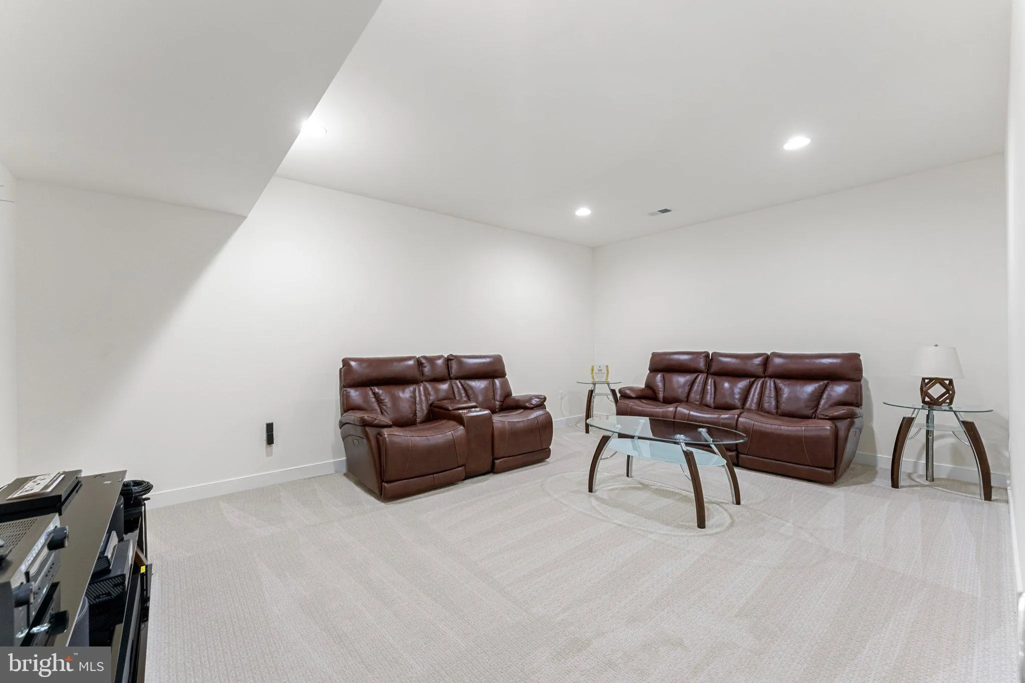 Fredericksburg, Virginia 22406, United States, 5 Bedrooms Bedrooms, ,5 BathroomsBathrooms,Residential,Pending,37029