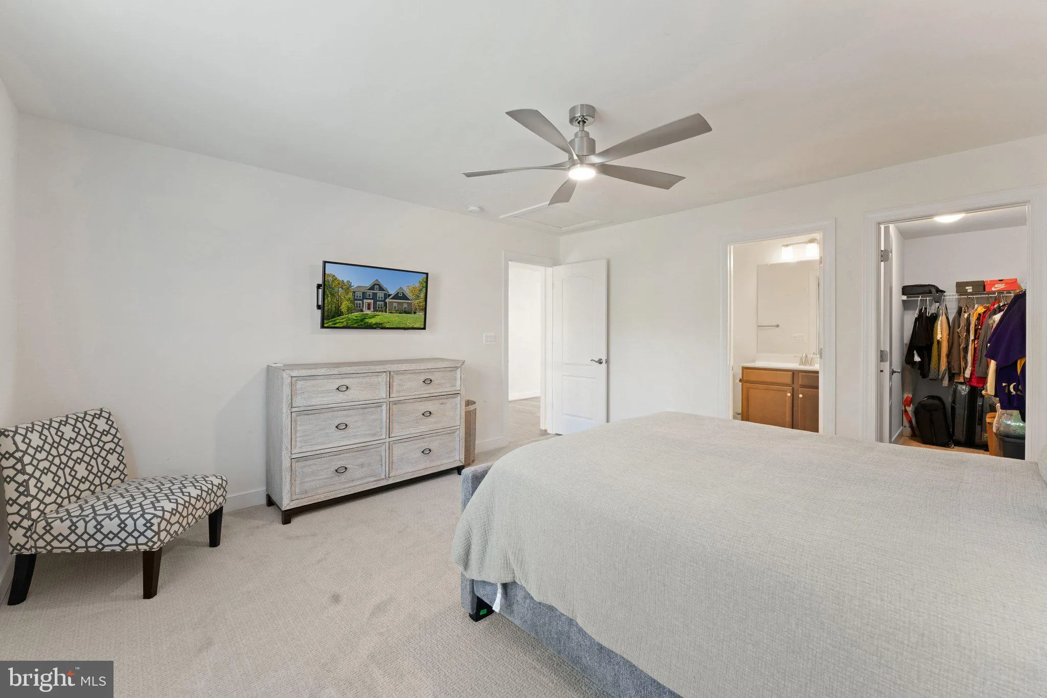 Fredericksburg, Virginia 22406, United States, 5 Bedrooms Bedrooms, ,5 BathroomsBathrooms,Residential,Pending,37029