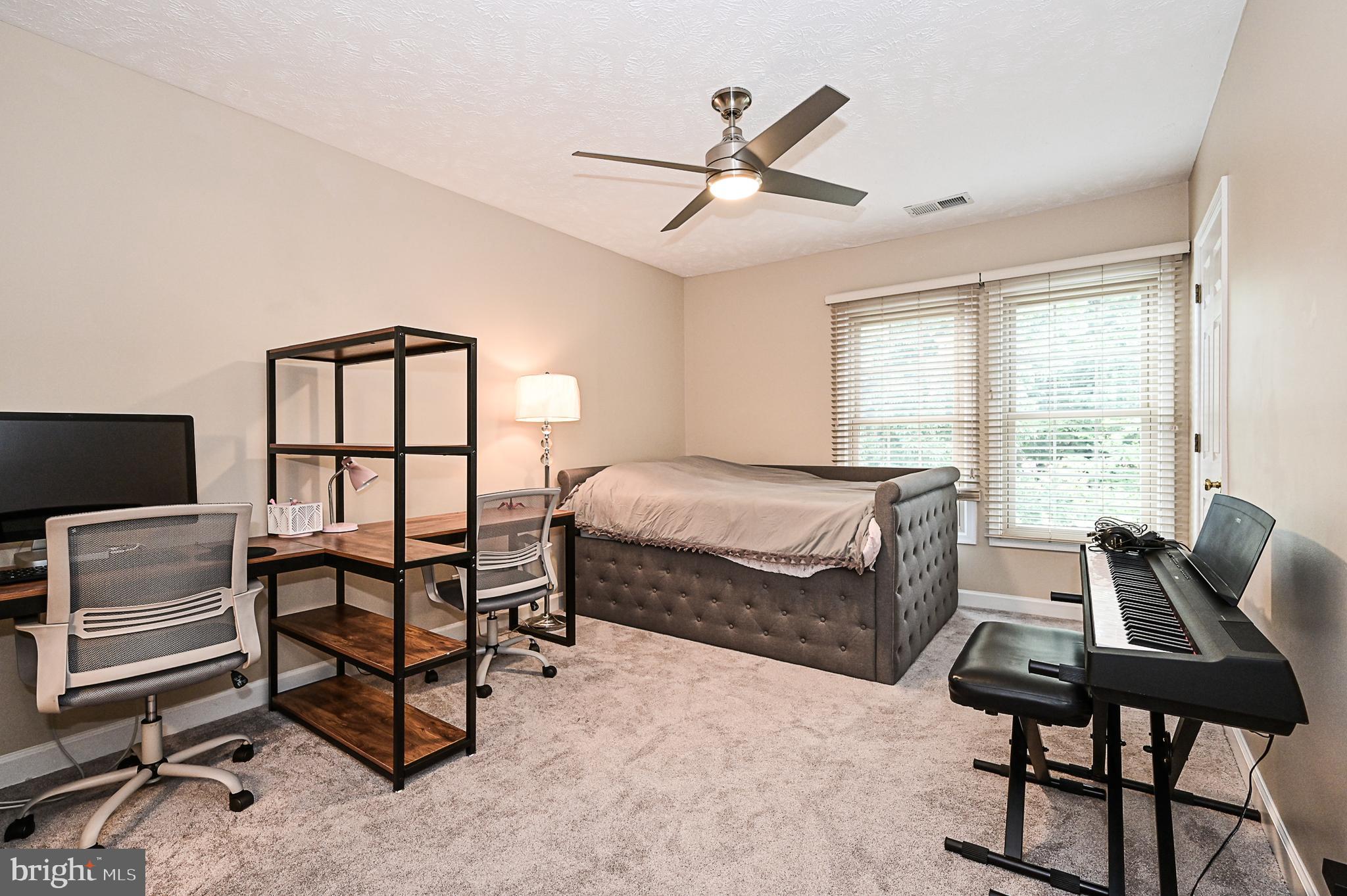 OXFORD HOUSE - Residential