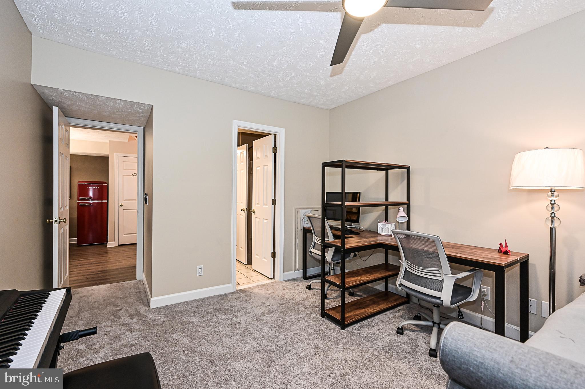 OXFORD HOUSE - Residential