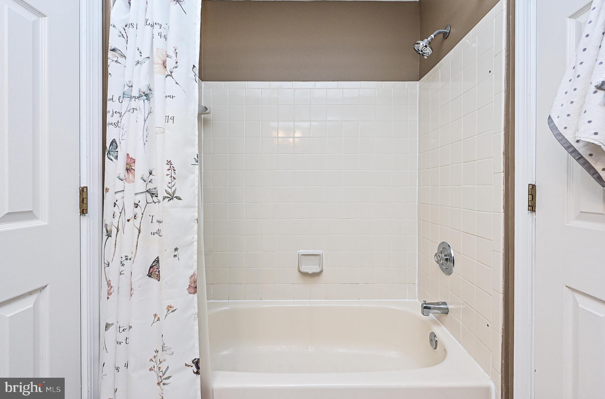 OXFORD HOUSE - Residential