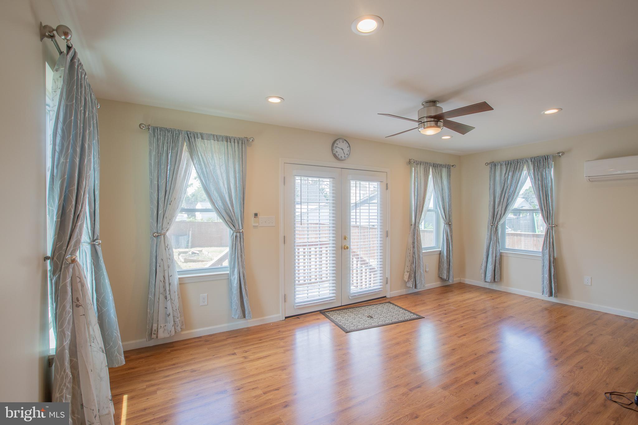 RIVIERA BEACH - Residential Lease