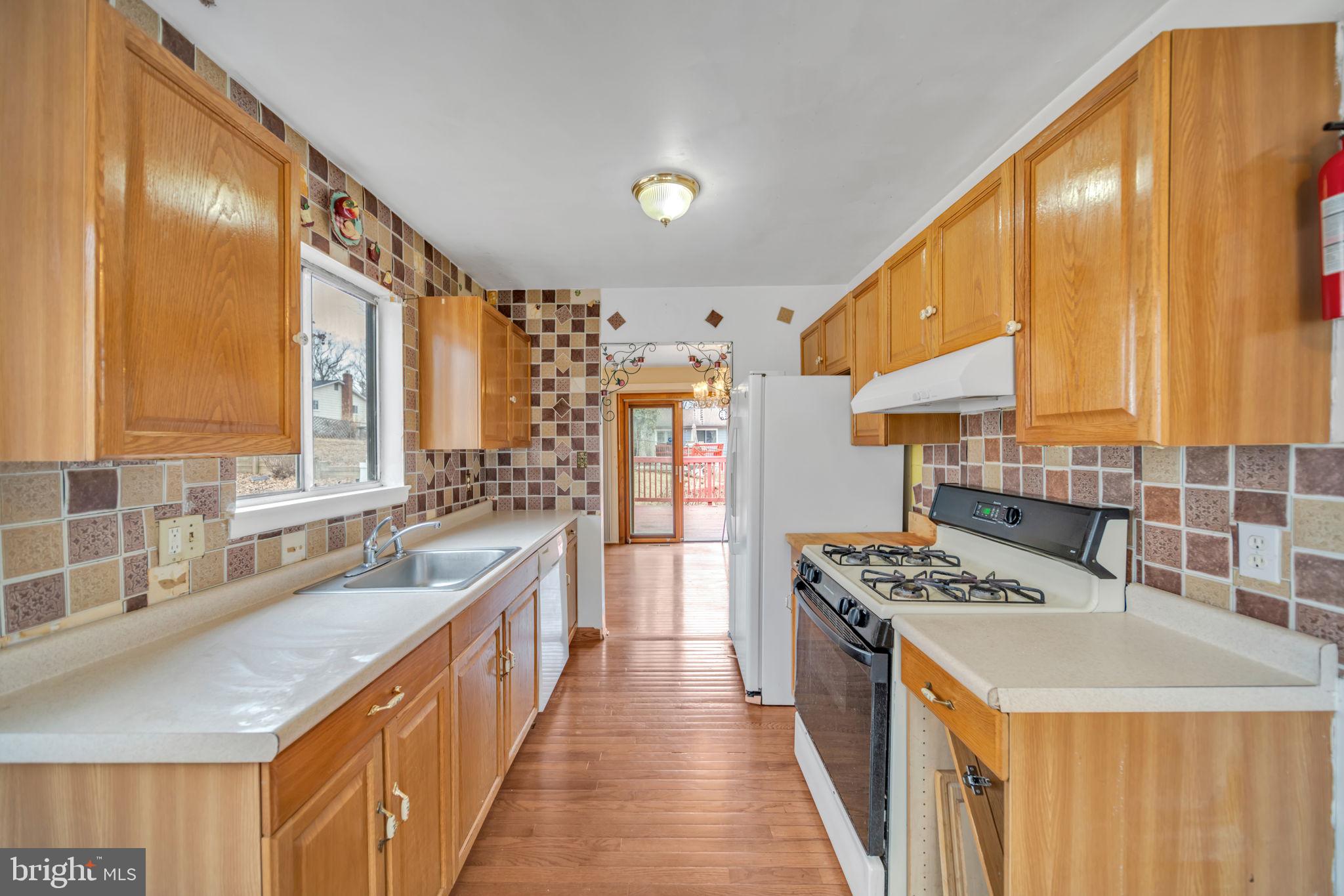 WHITFIELD GARDENS - Residential