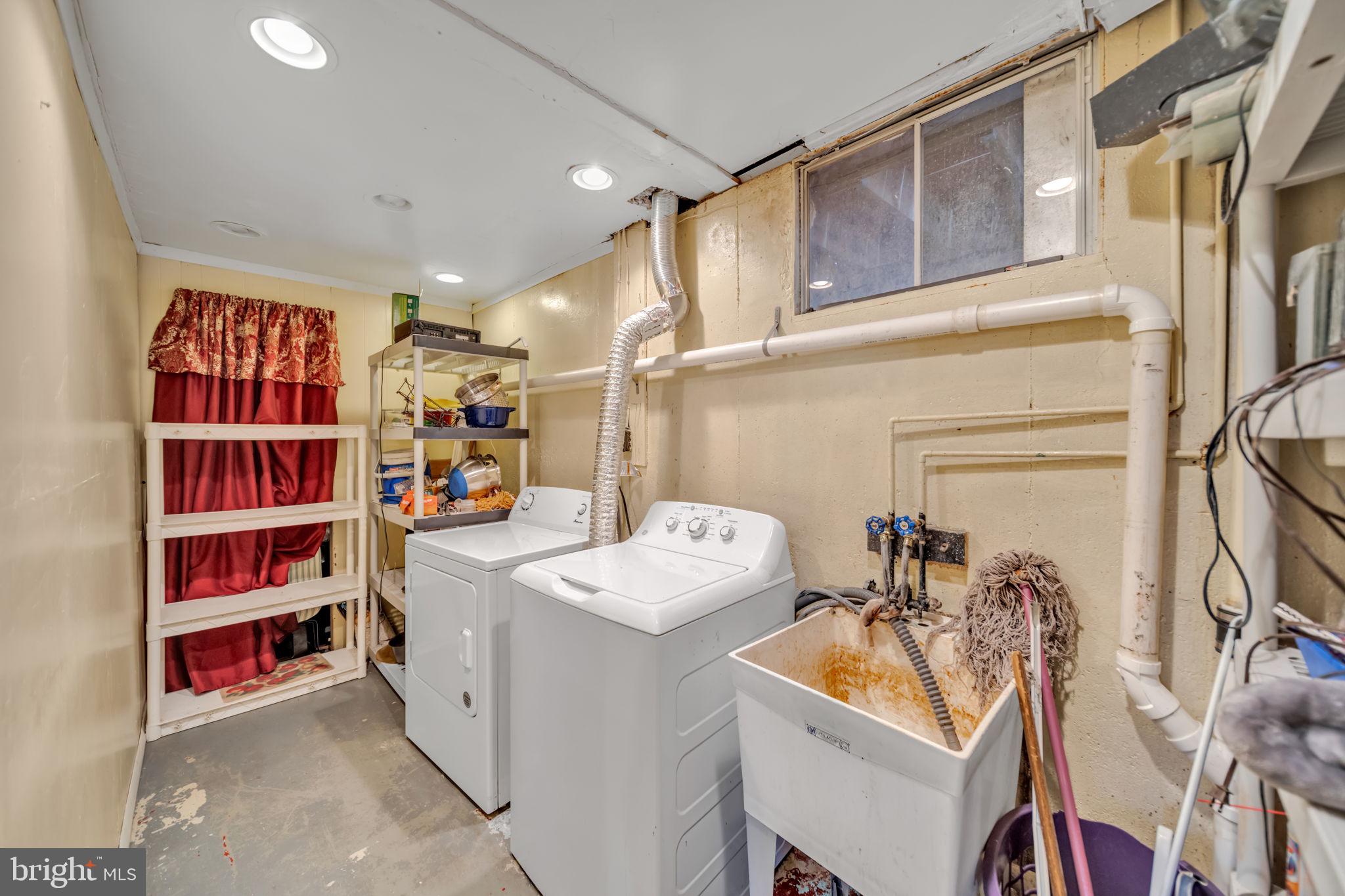 WHITFIELD GARDENS - Residential