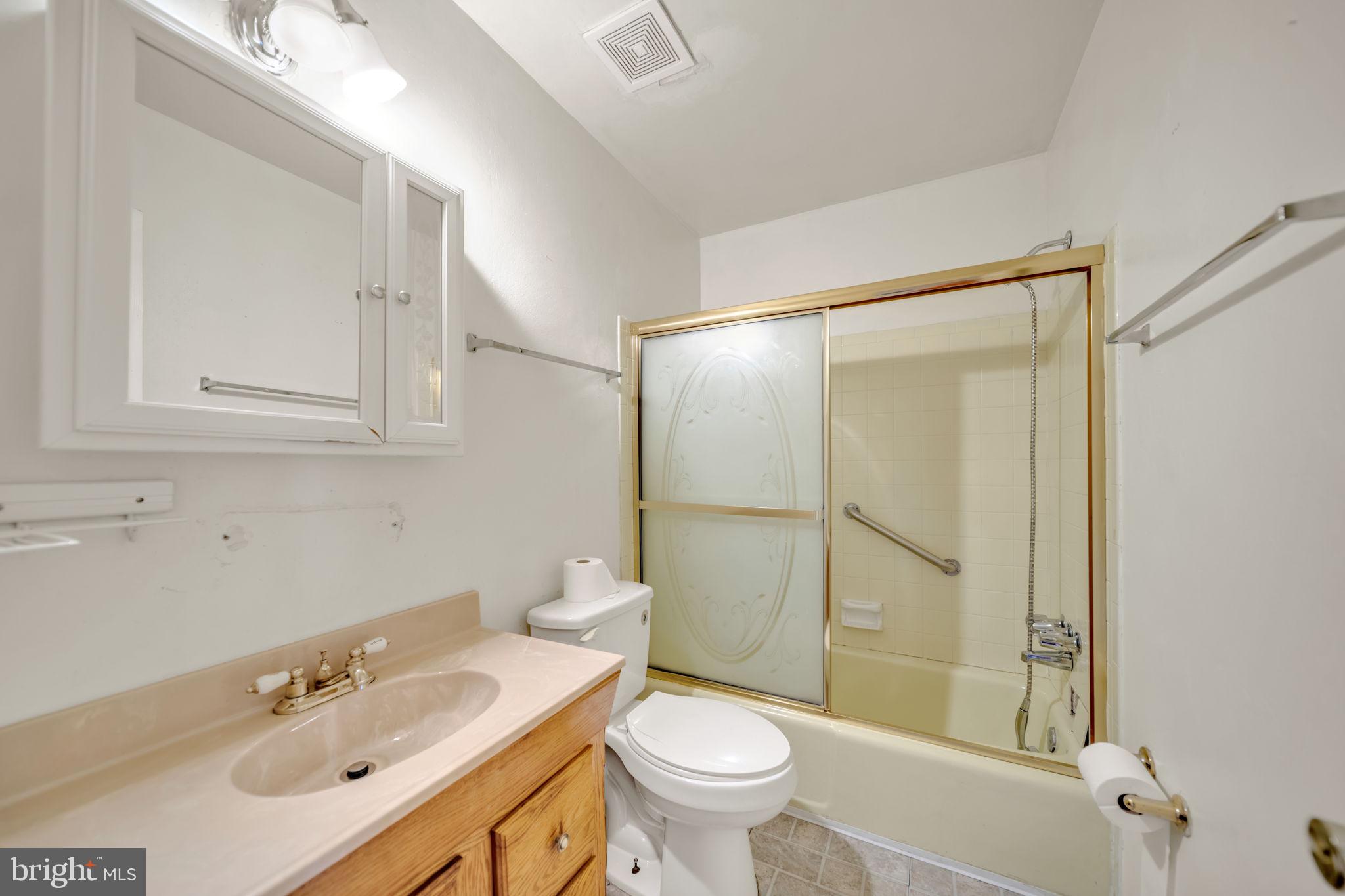 WHITFIELD GARDENS - Residential