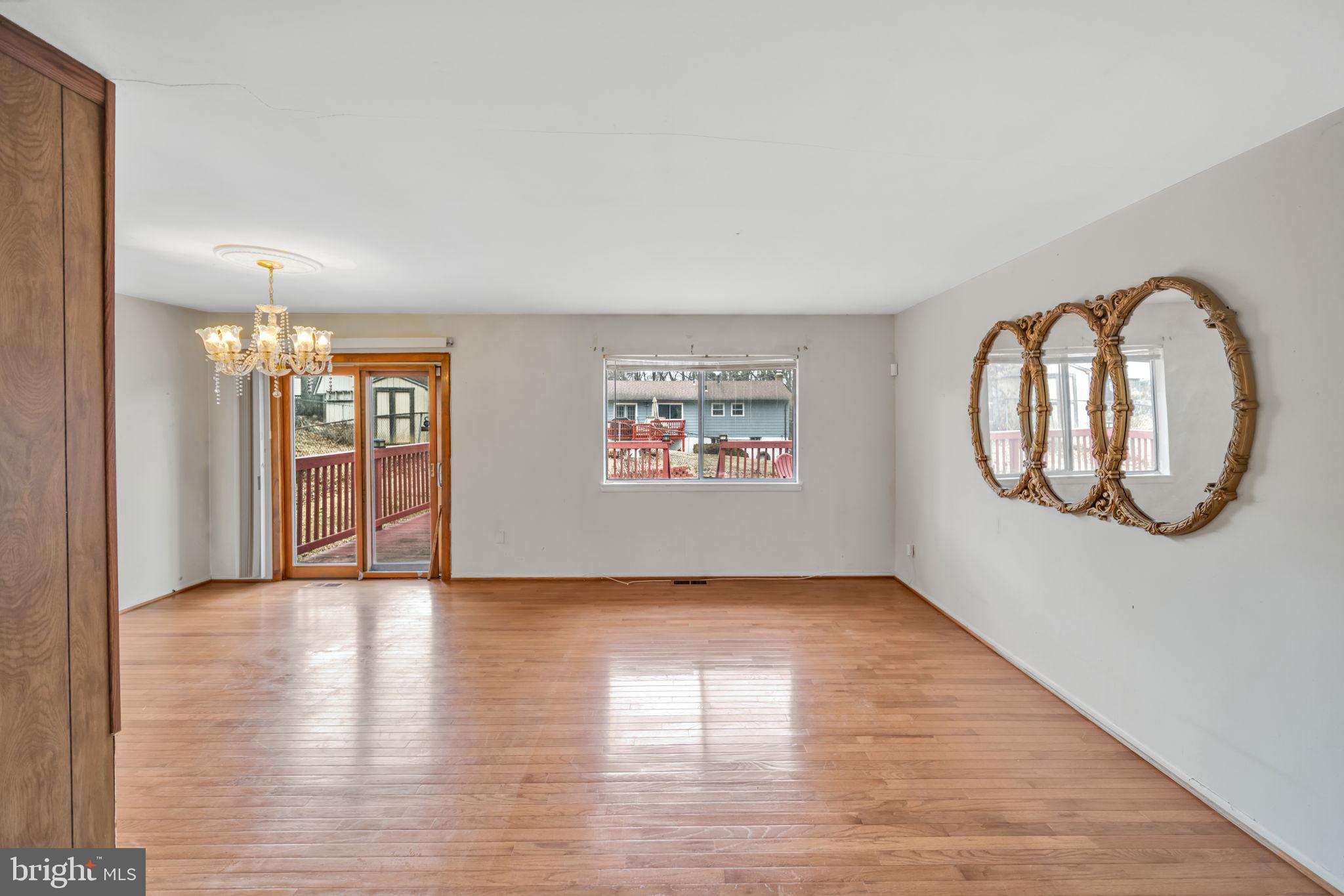 WHITFIELD GARDENS - Residential