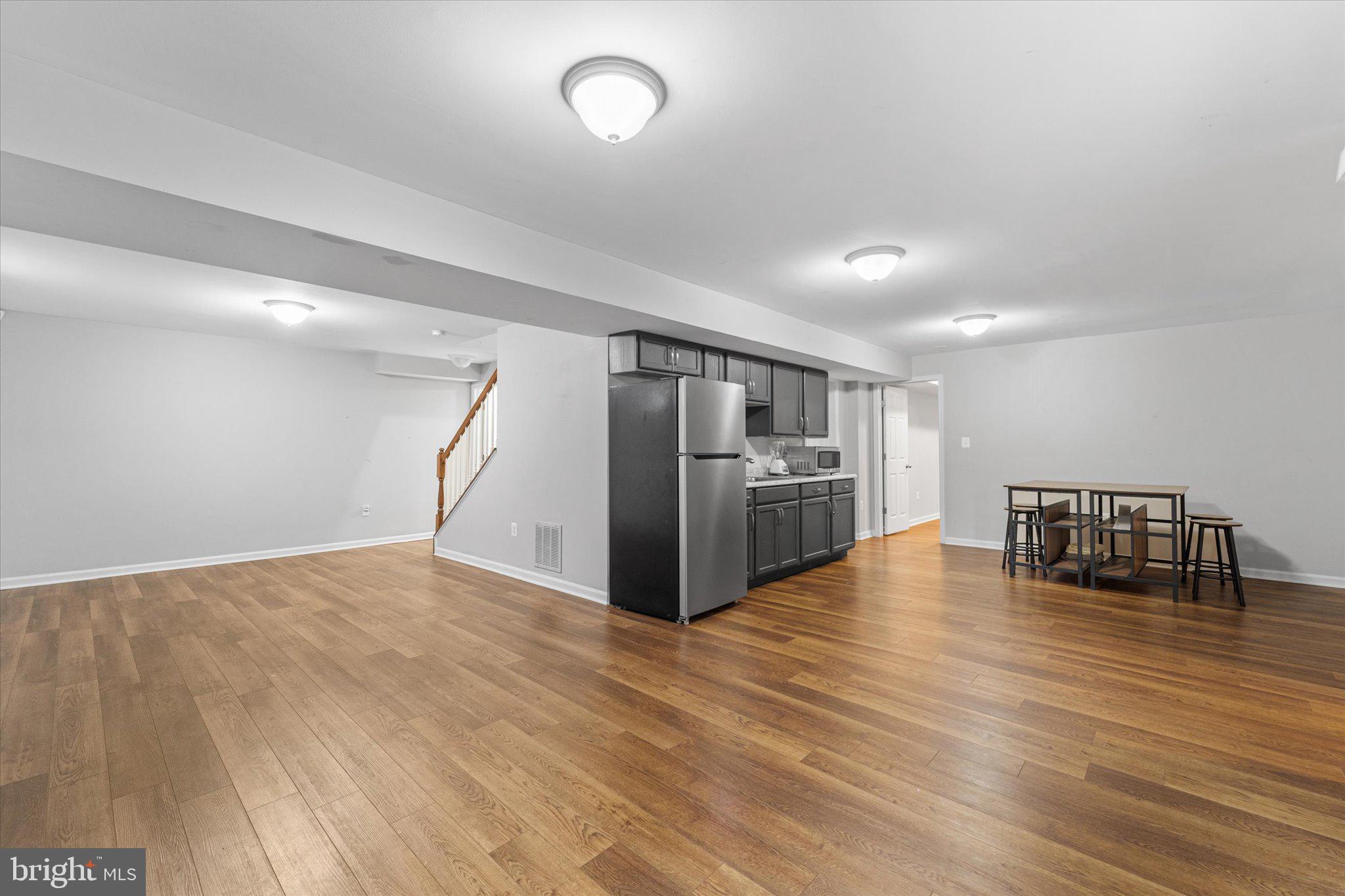 EAGLES POINTE - Residential