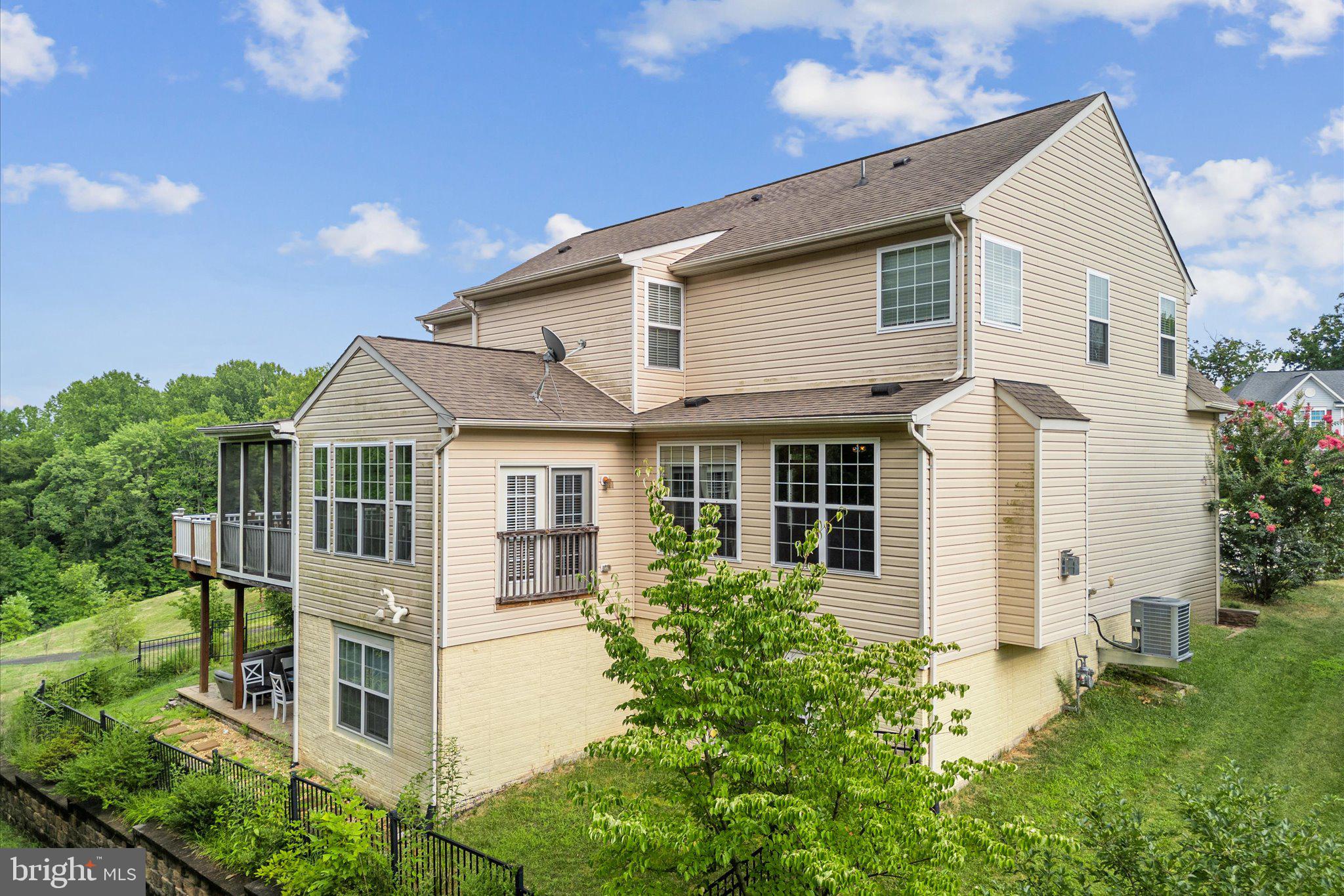 EAGLES POINTE - Residential