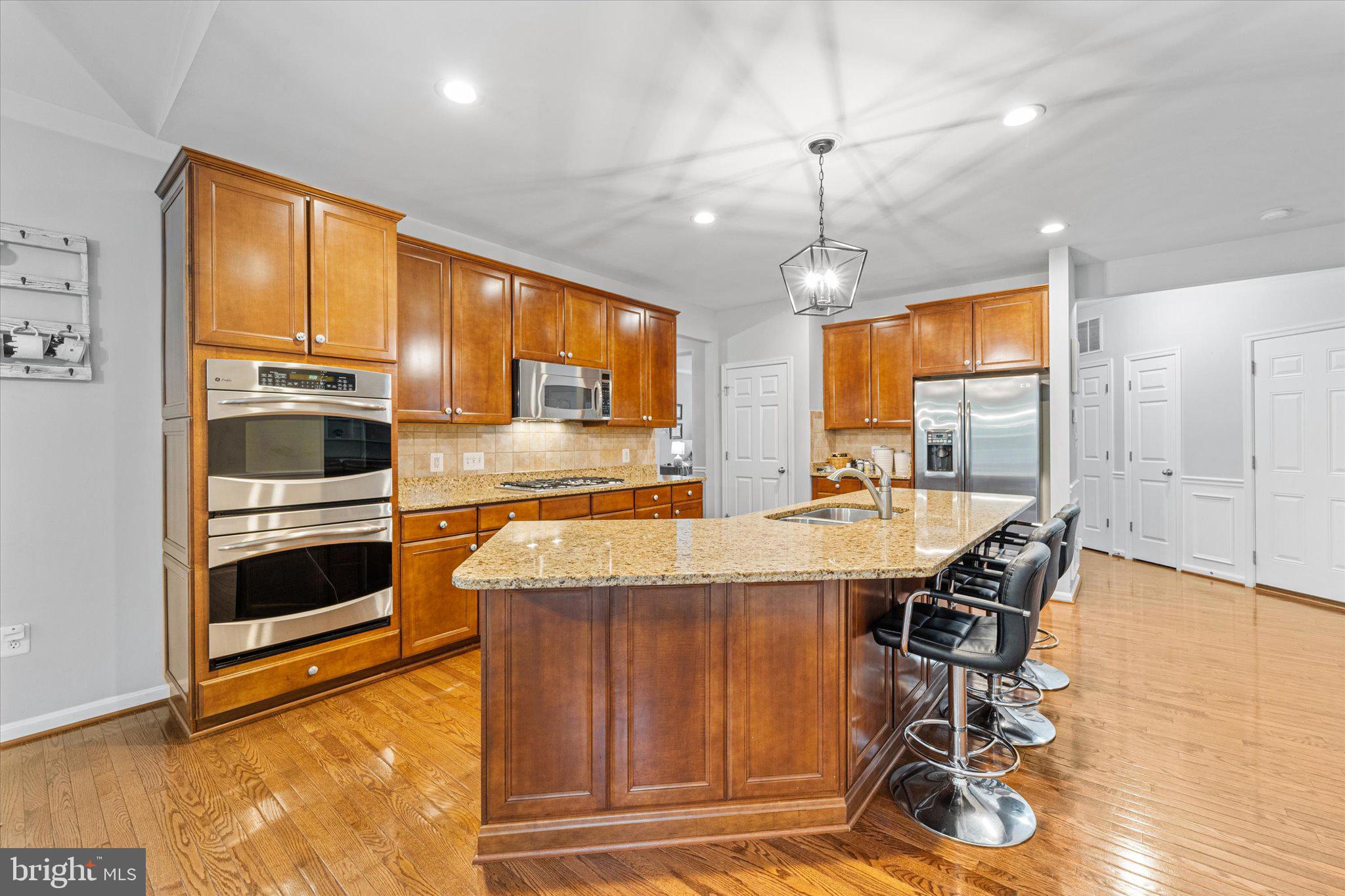 EAGLES POINTE - Residential