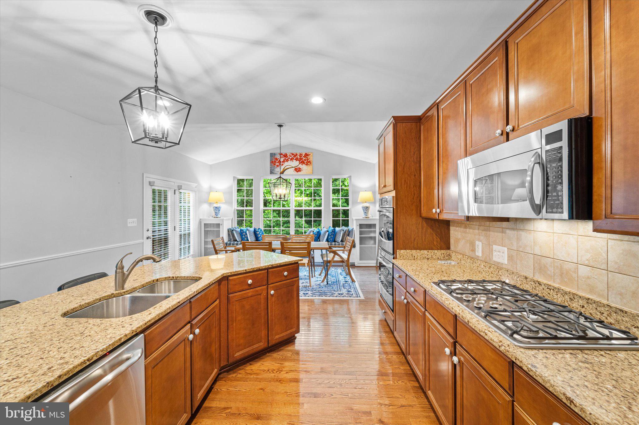 EAGLES POINTE - Residential