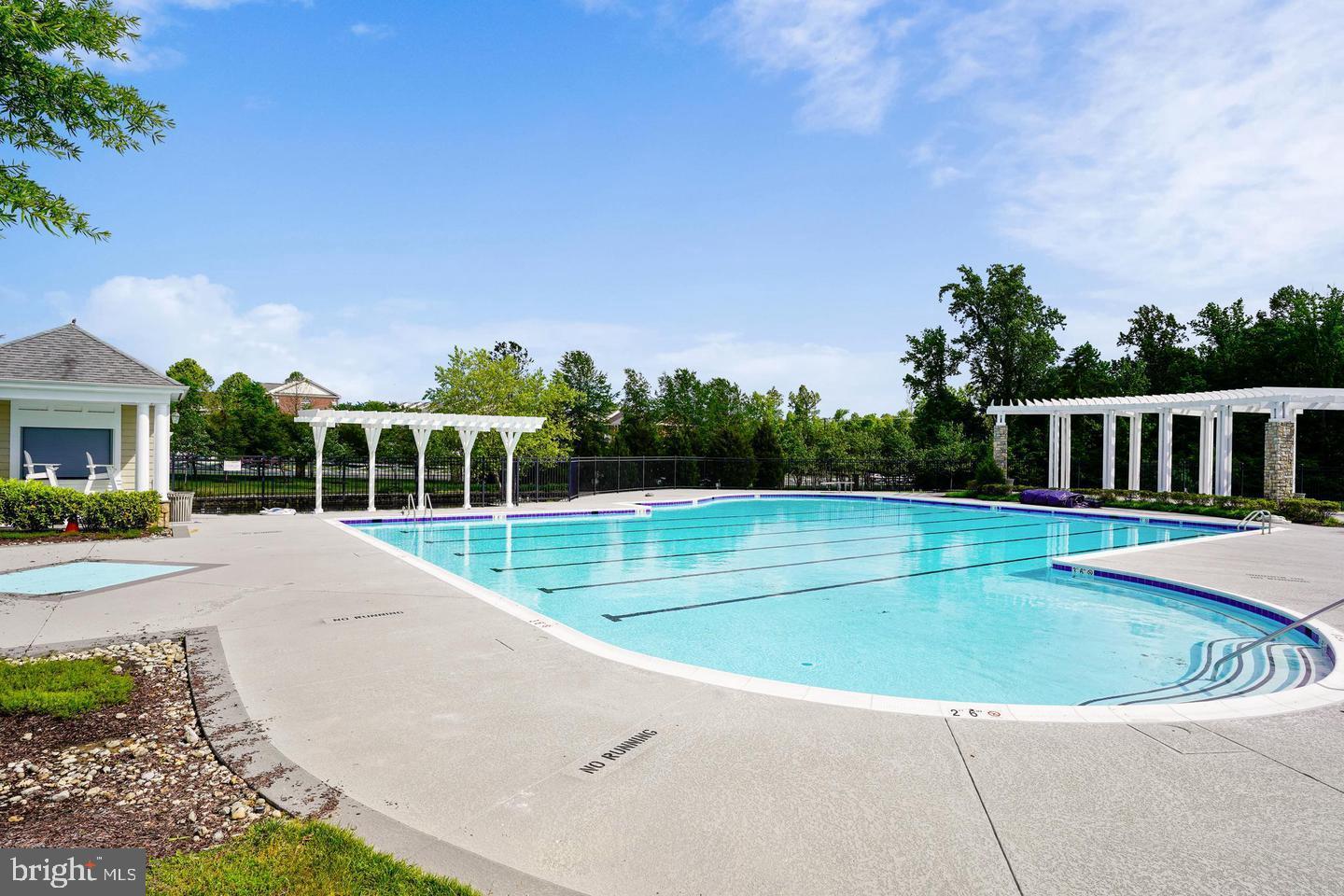 EAGLES POINTE - Residential