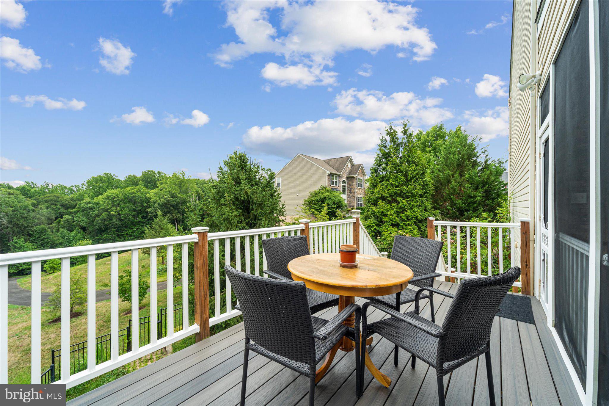 EAGLES POINTE - Residential