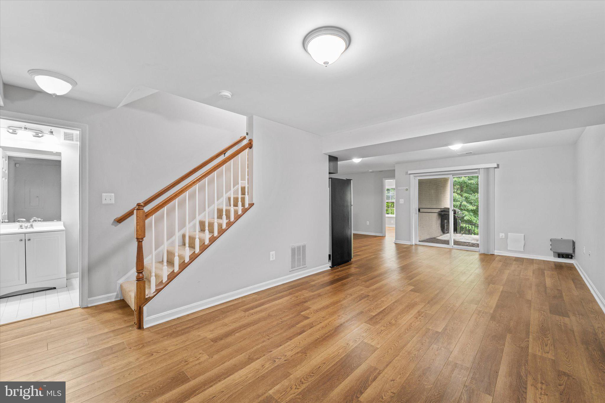 EAGLES POINTE - Residential