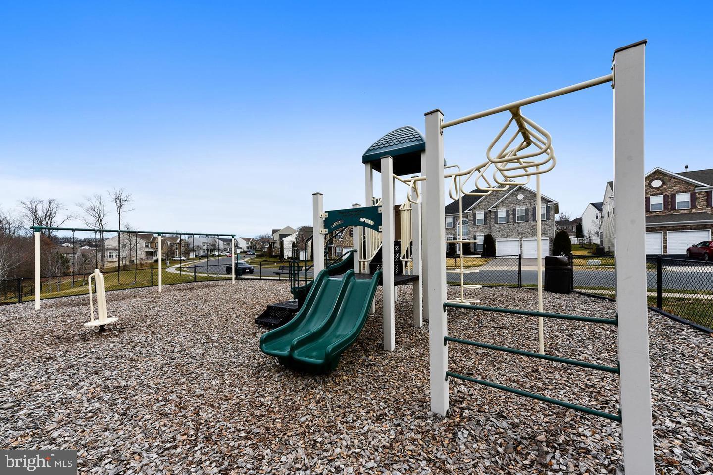 EAGLES POINTE - Residential