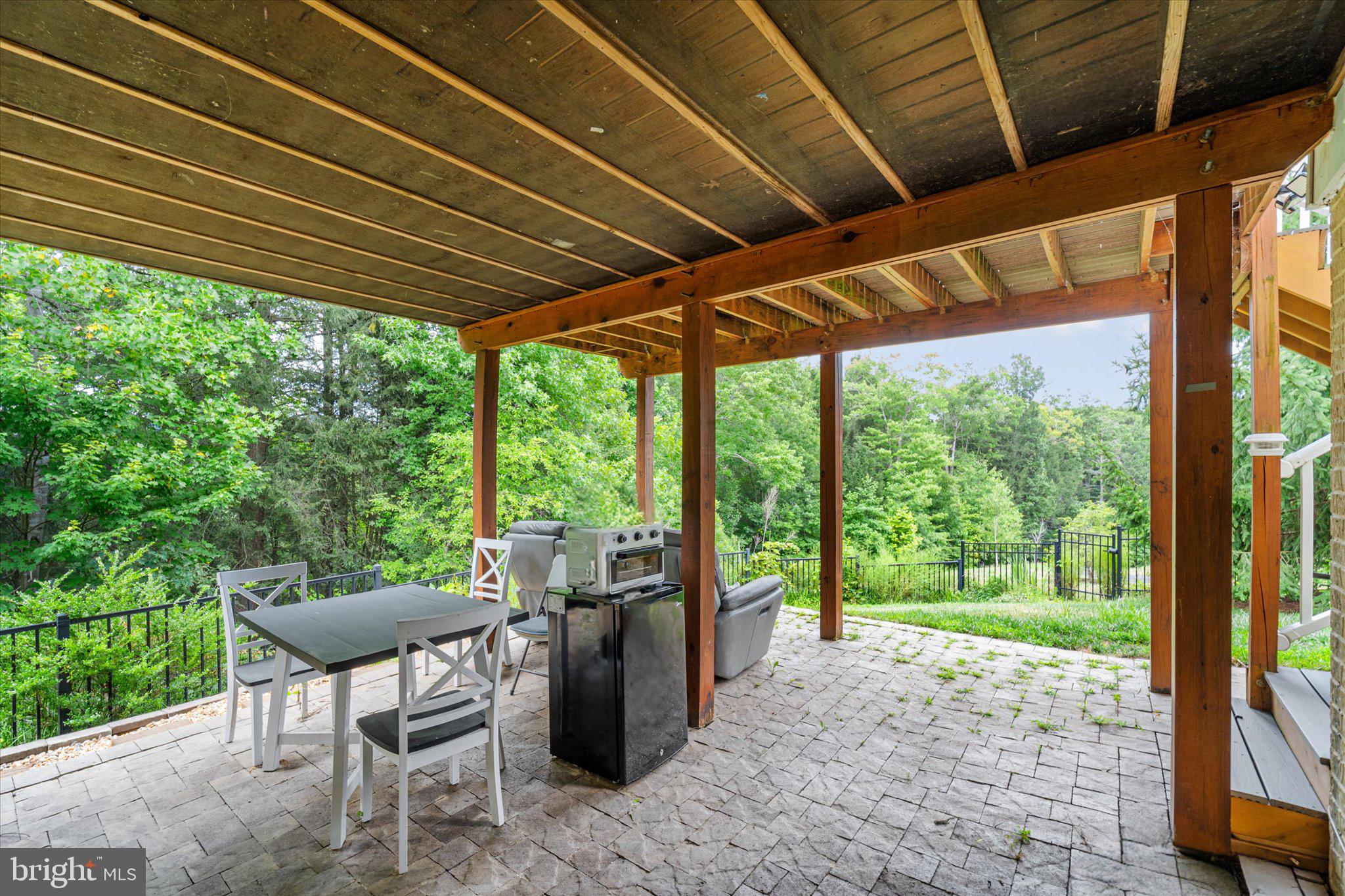 EAGLES POINTE - Residential