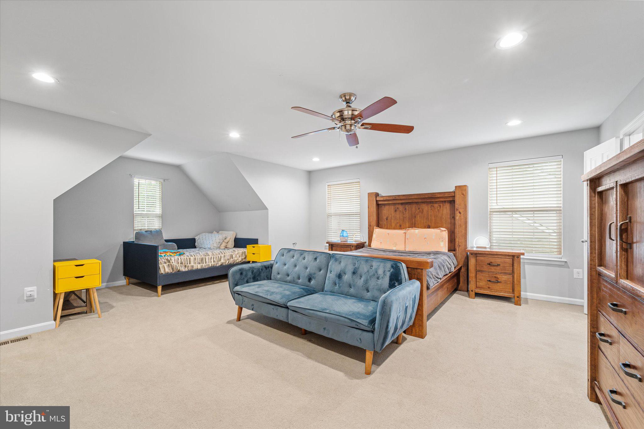 EAGLES POINTE - Residential