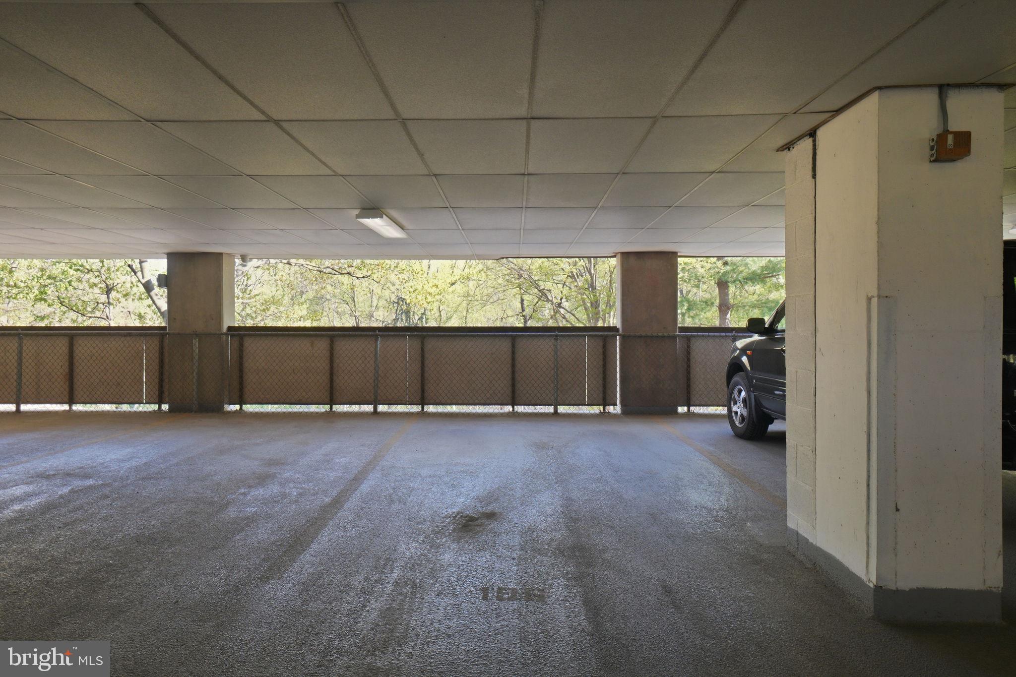 LAKESIDE PLAZA - Residential