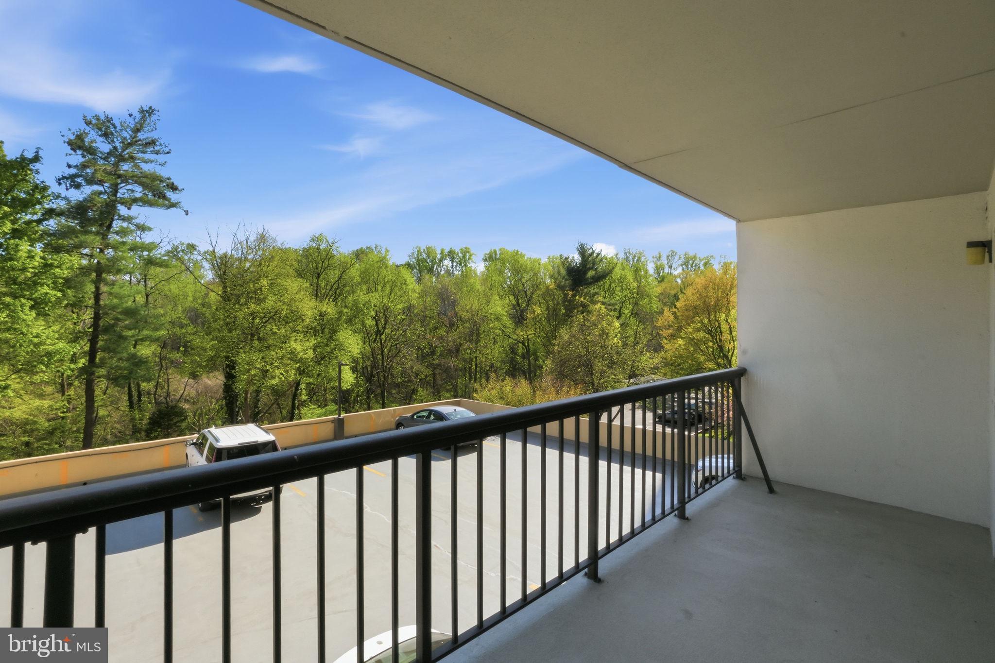 LAKESIDE PLAZA - Residential