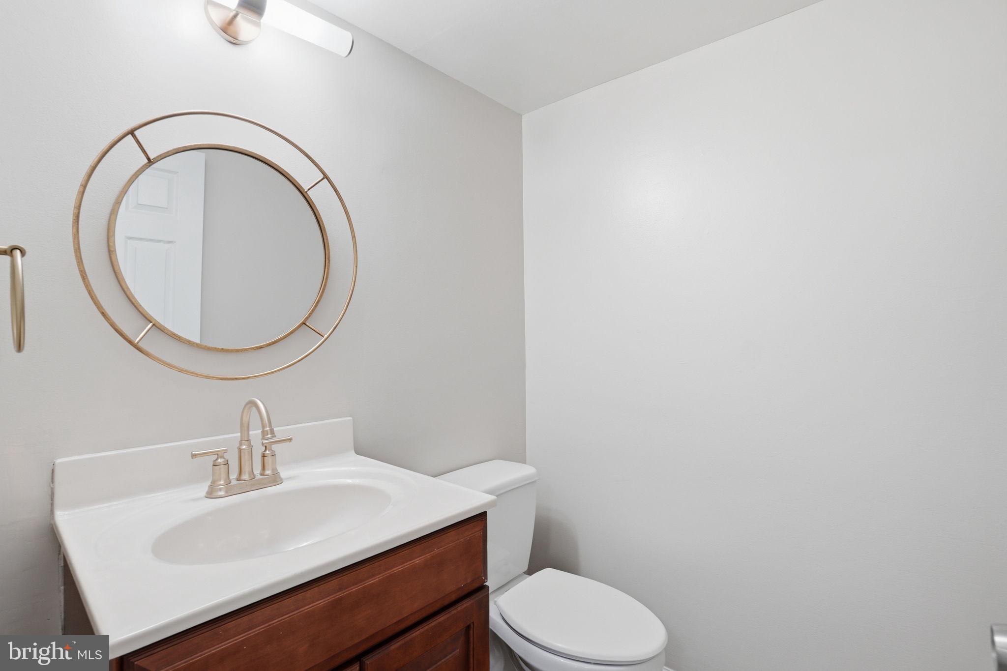 LAKESIDE PLAZA - Residential