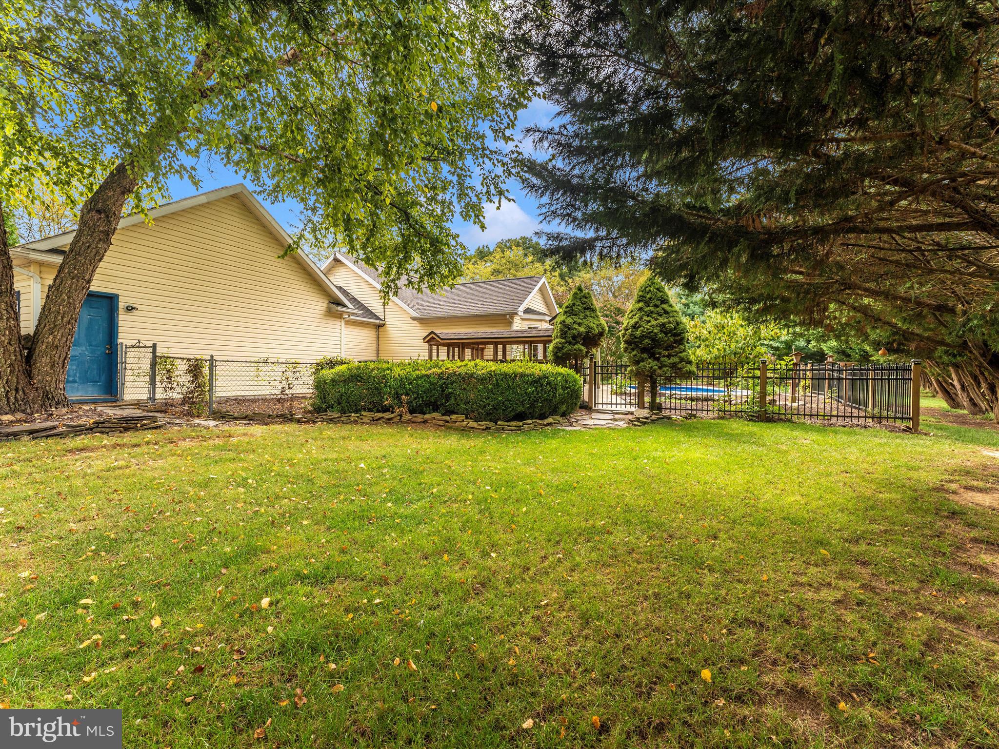 ROSS MILL RIDGE - Residential