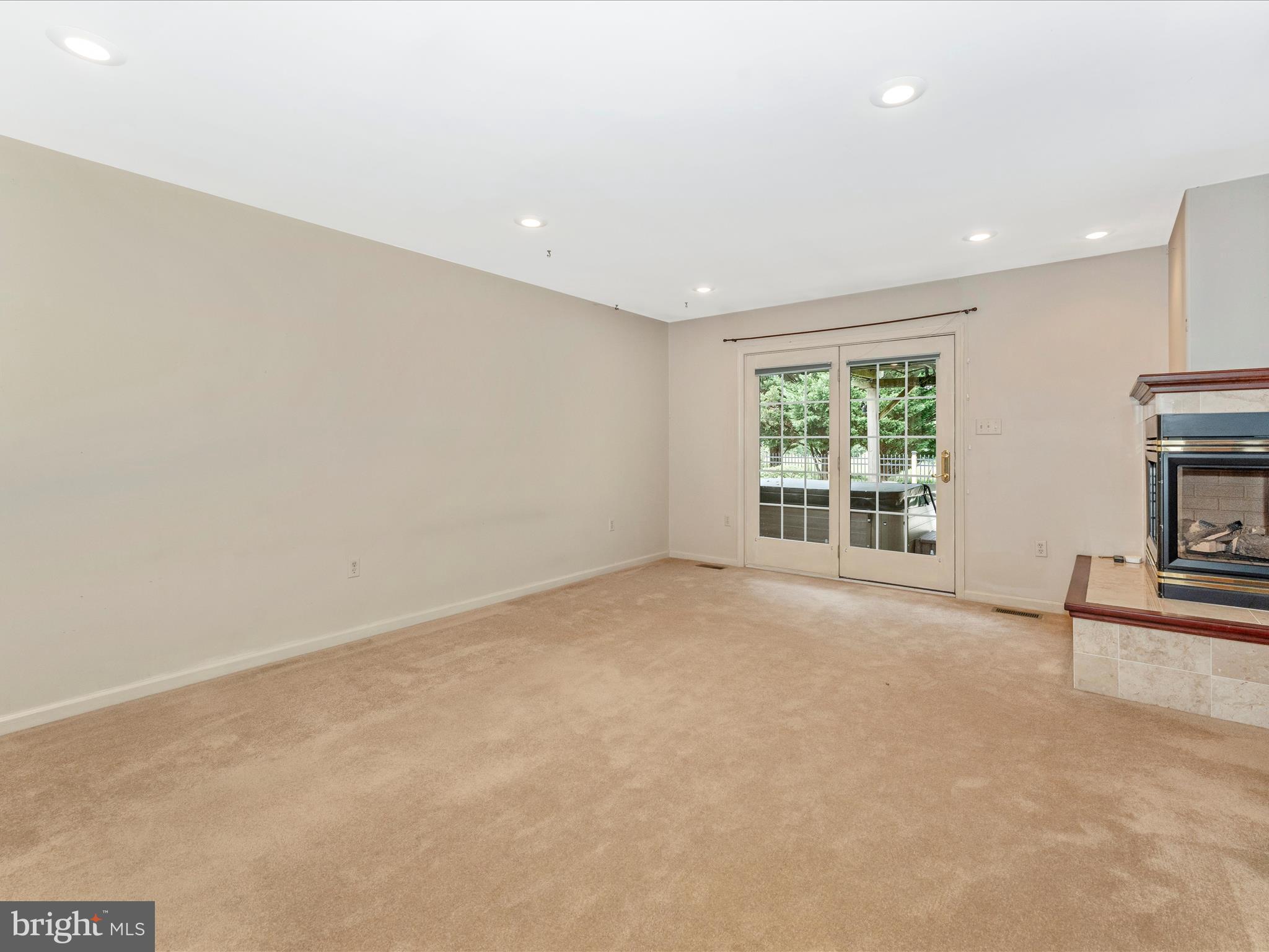 ROSS MILL RIDGE - Residential