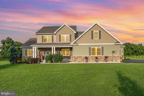 16 PEYTON DRIVE CARLISLE PA 17015