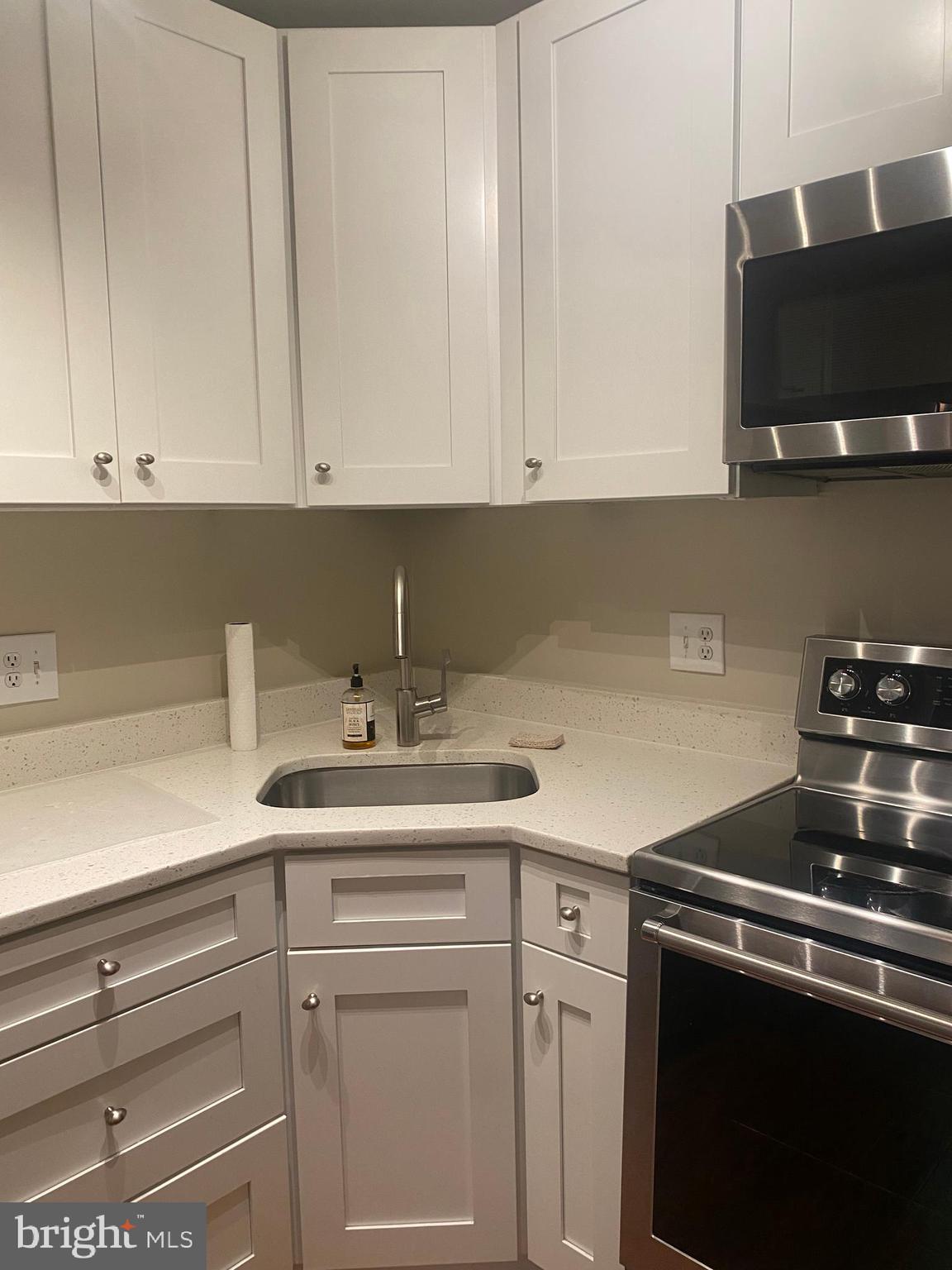 COLONIAL VILLAGE - Residential Lease