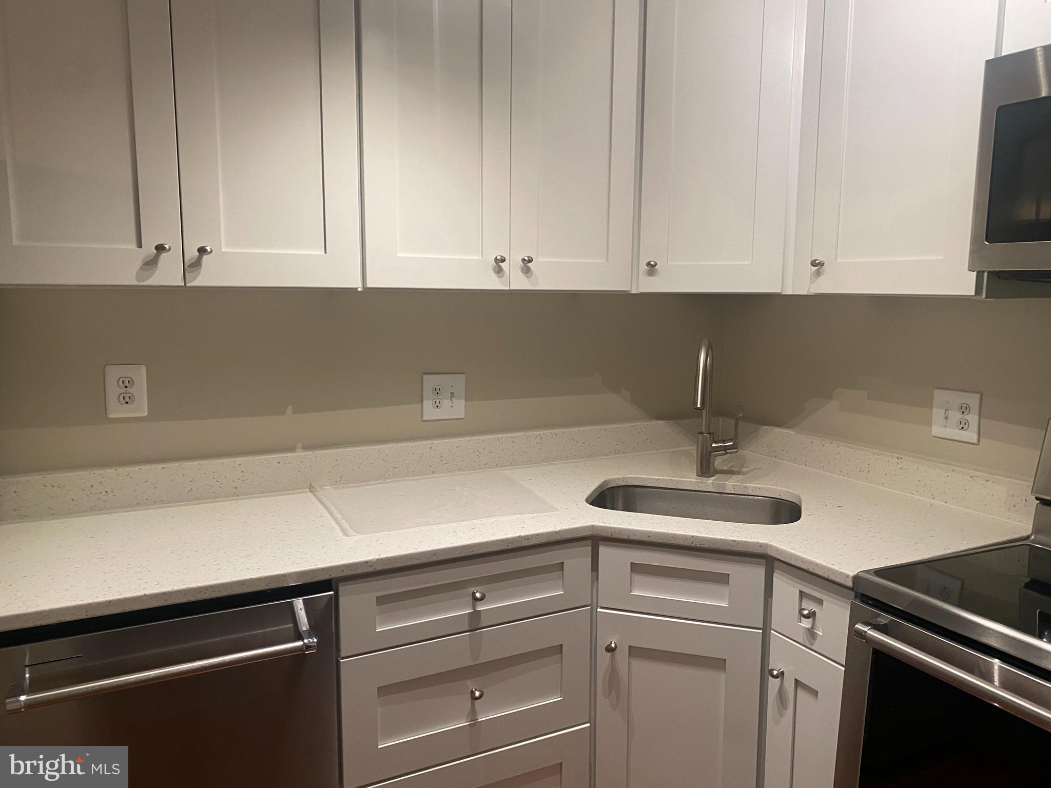 COLONIAL VILLAGE - Residential Lease