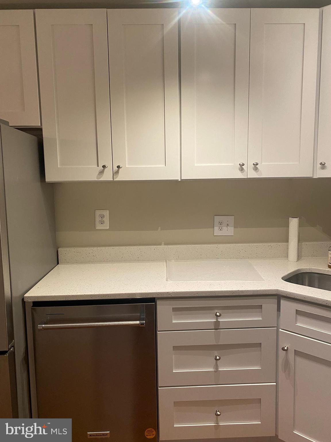 COLONIAL VILLAGE - Residential Lease