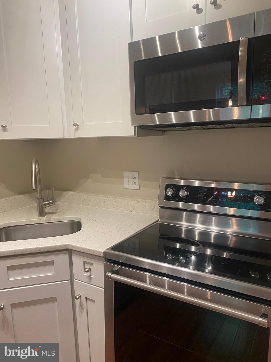 COLONIAL VILLAGE - Residential Lease