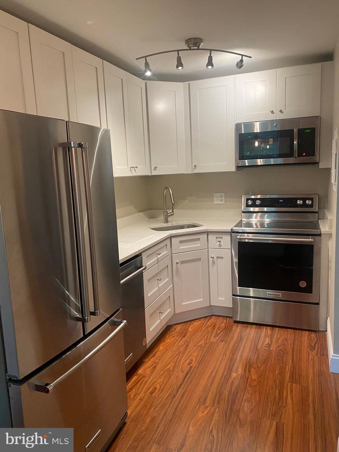 COLONIAL VILLAGE - Residential Lease