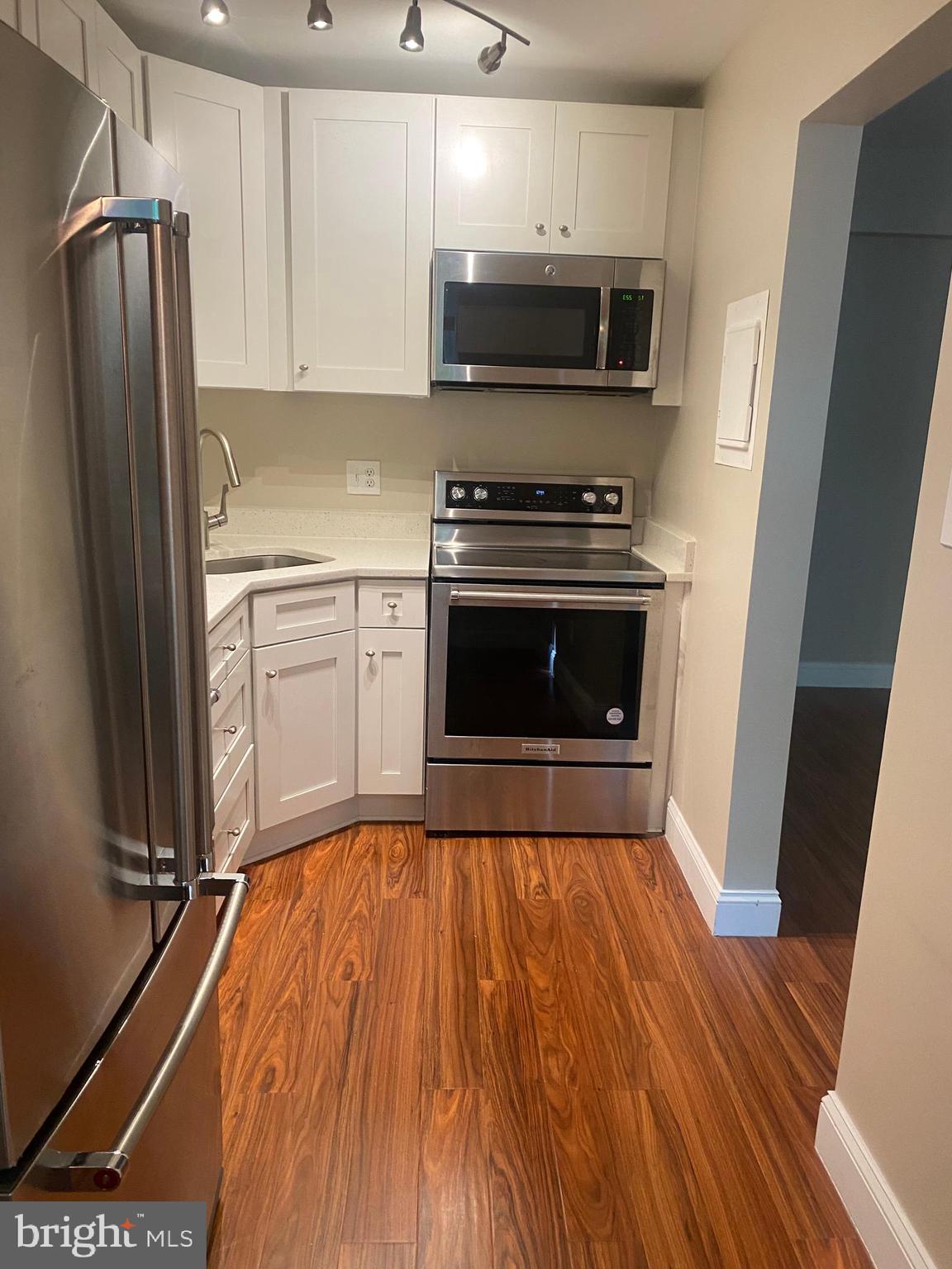 COLONIAL VILLAGE - Residential Lease