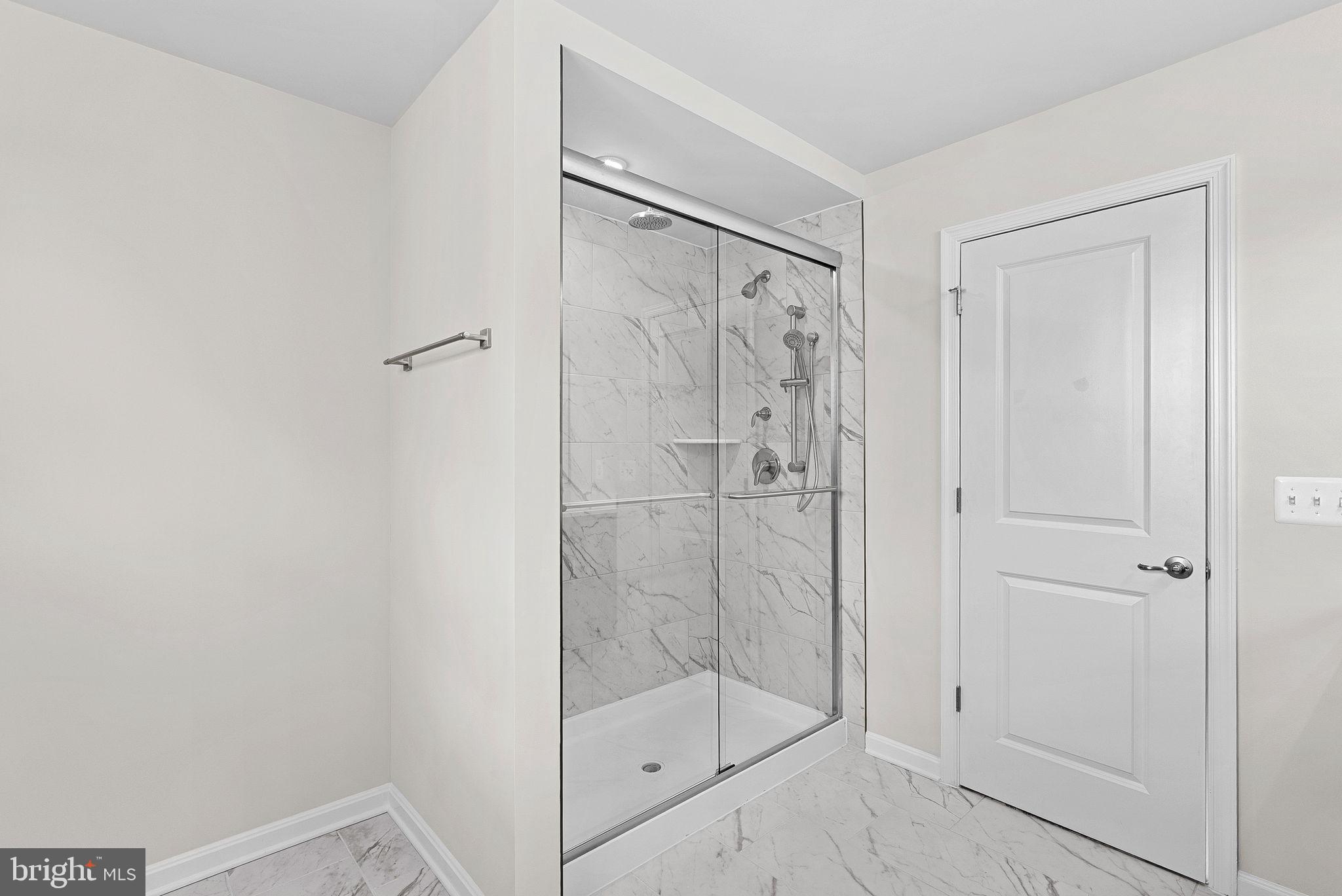 HUNTWELL WEST - Residential