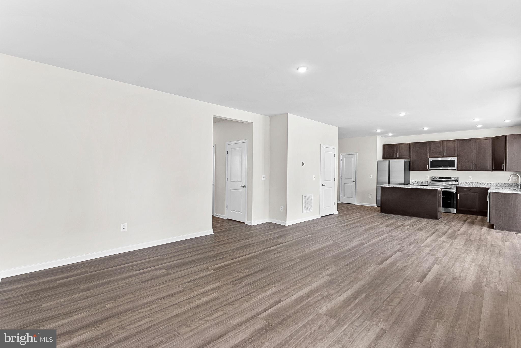 HUNTWELL WEST - Residential