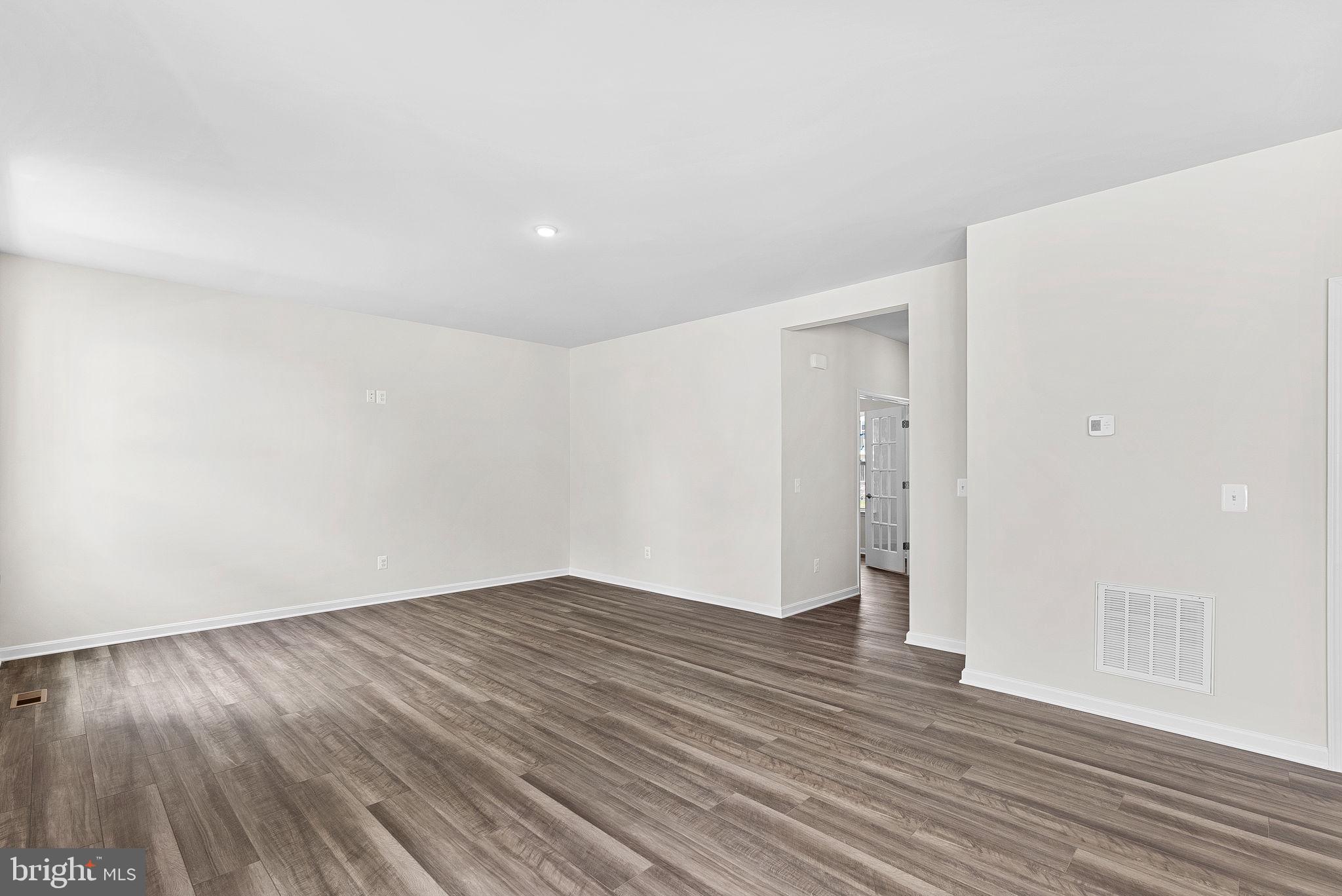 HUNTWELL WEST - Residential