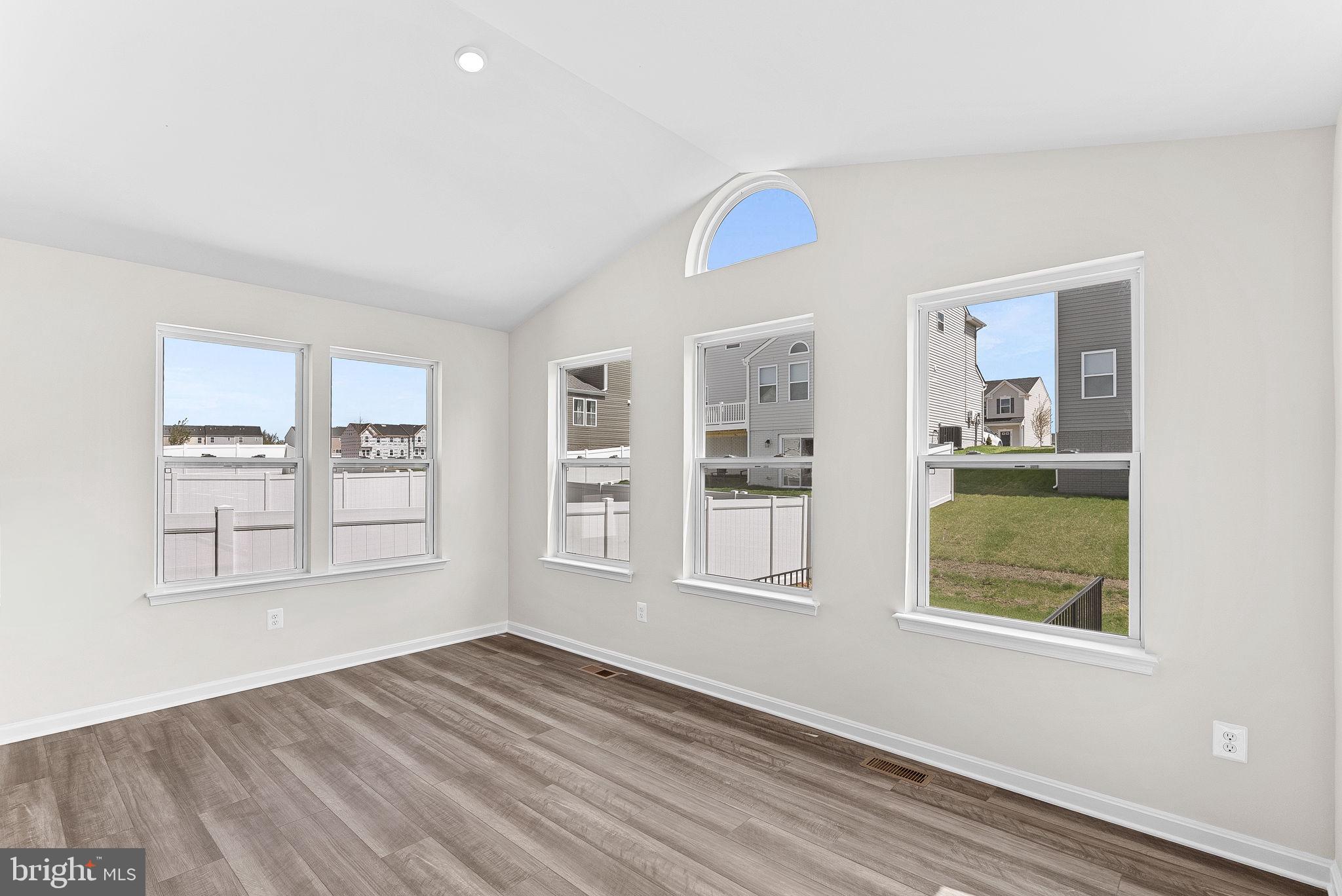 HUNTWELL WEST - Residential