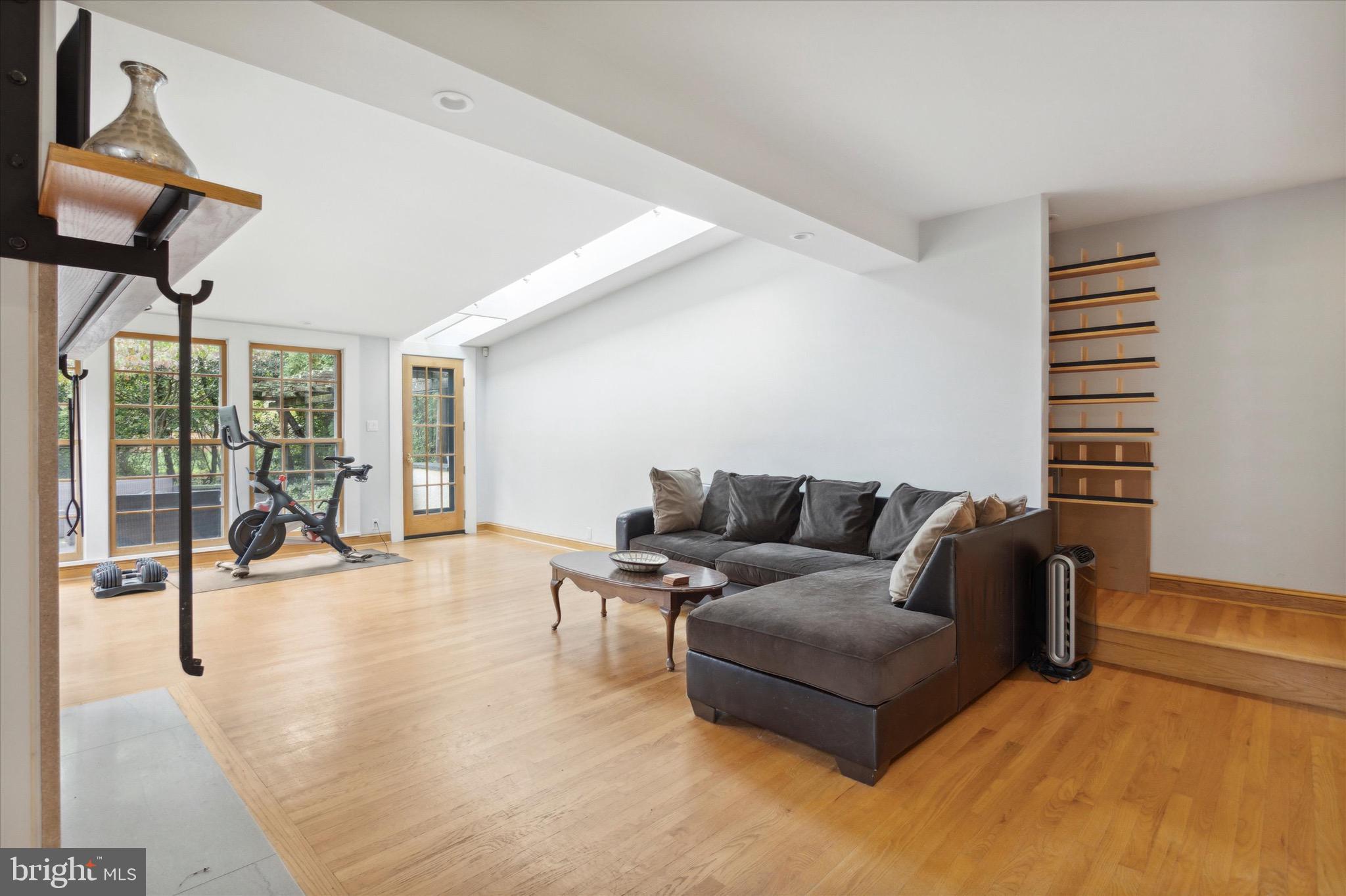 PADDOCK FARMS - Residential