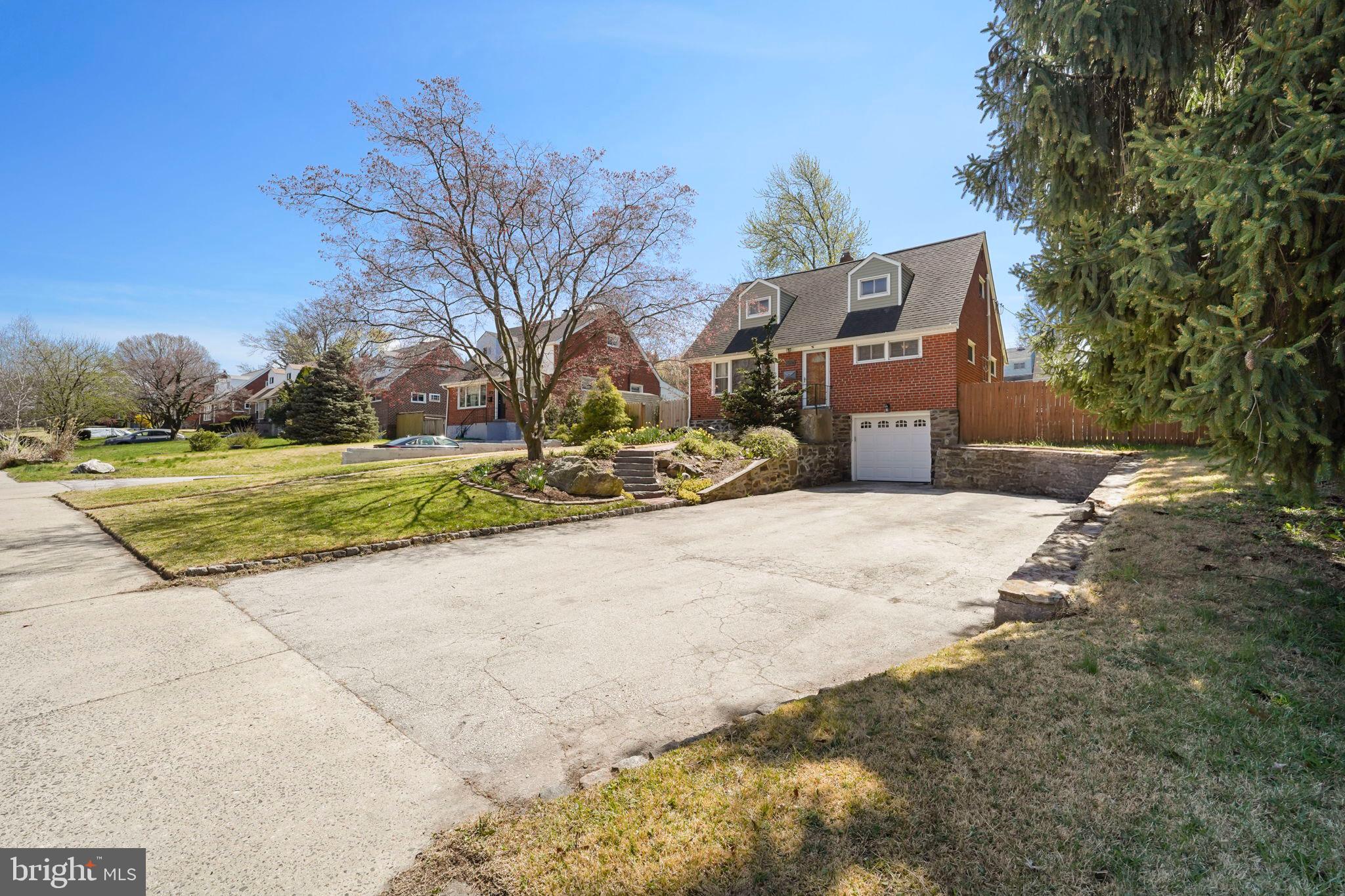 ROXBOROUGH - Residential