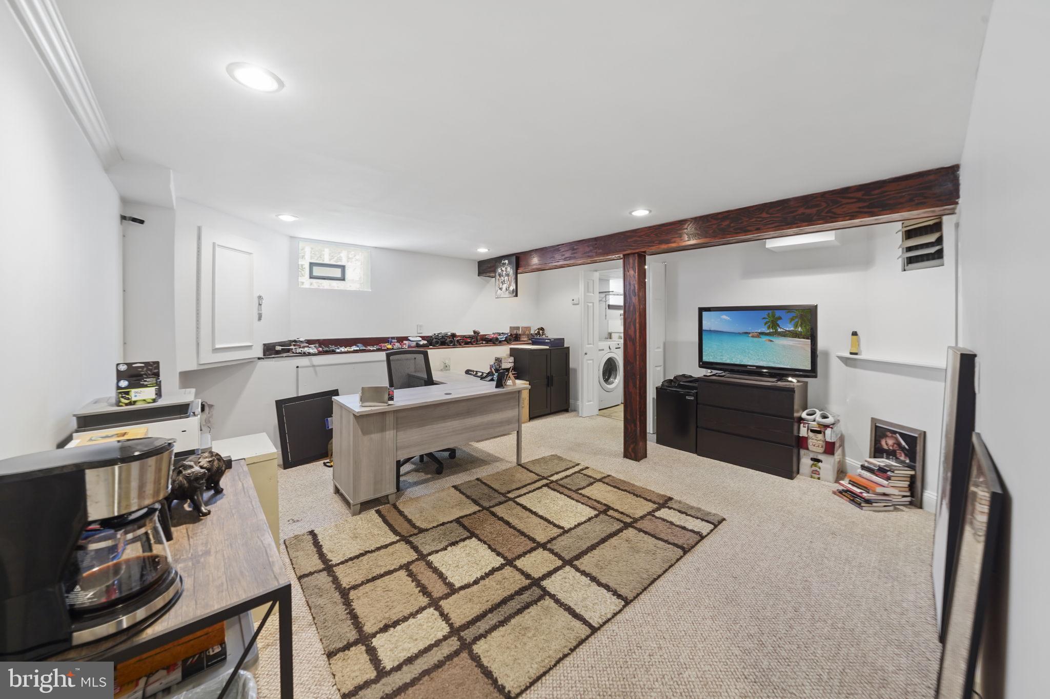 ROXBOROUGH - Residential