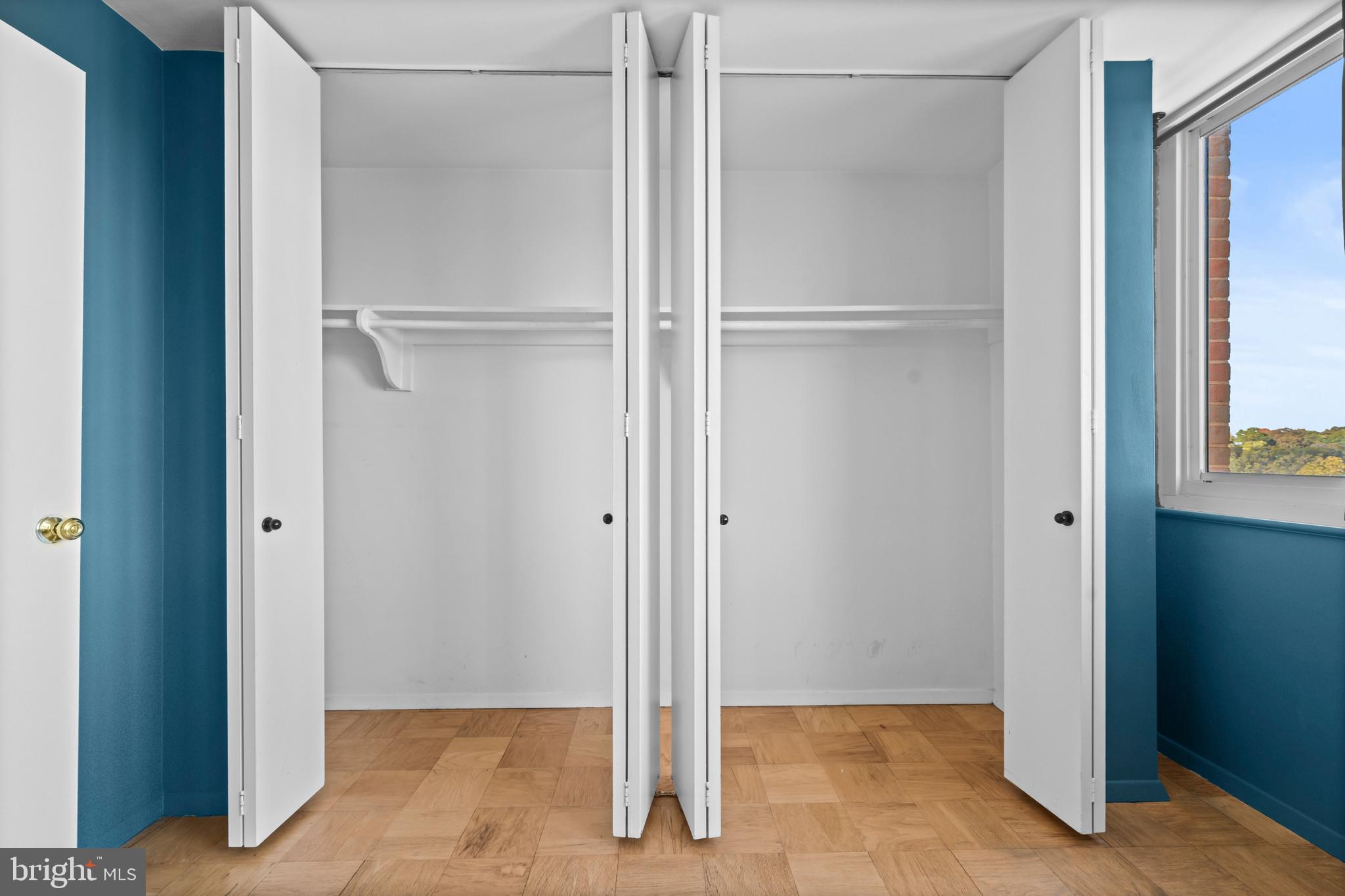 BOLLING BROOK TOWERS - Residential