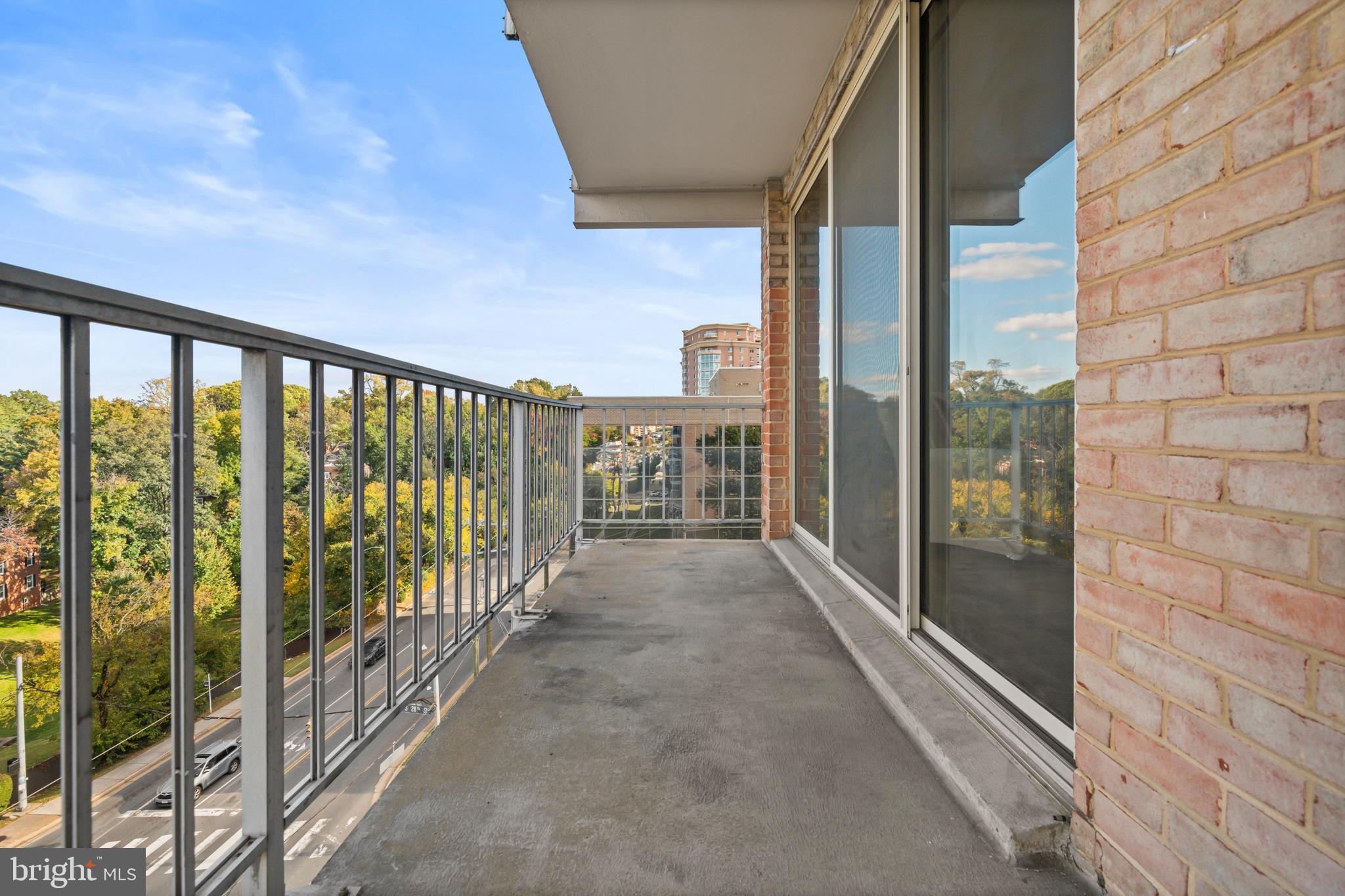 BOLLING BROOK TOWERS - Residential