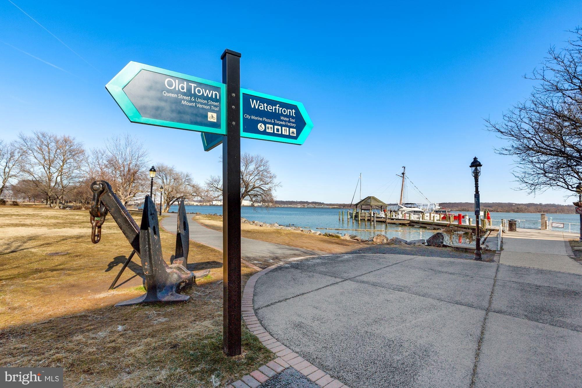 BOLLING BROOK TOWERS - Residential
