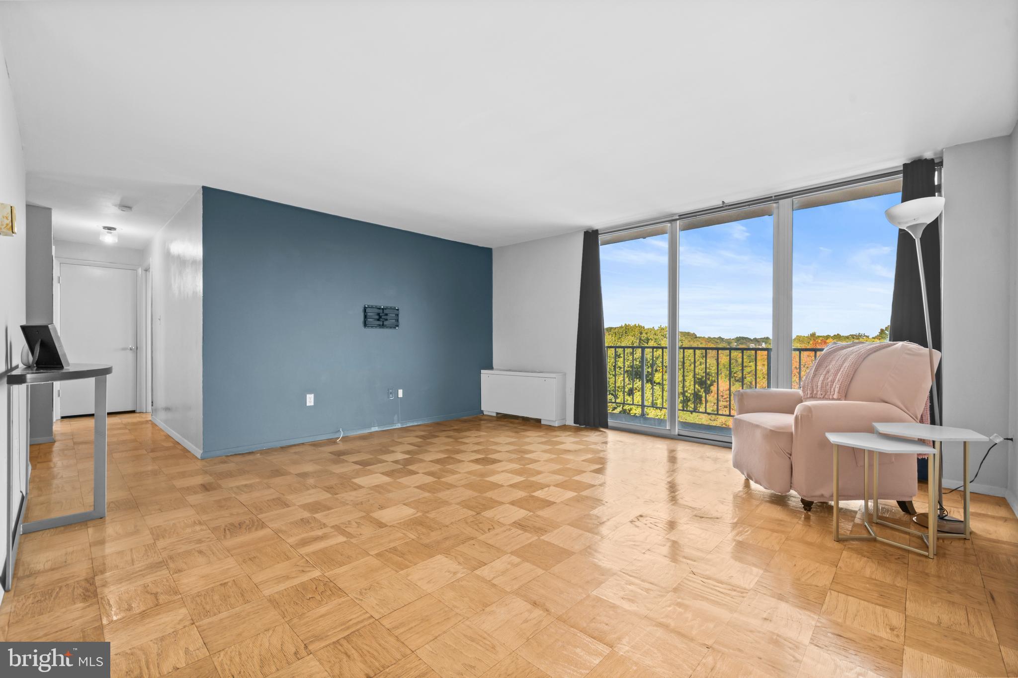 BOLLING BROOK TOWERS - Residential