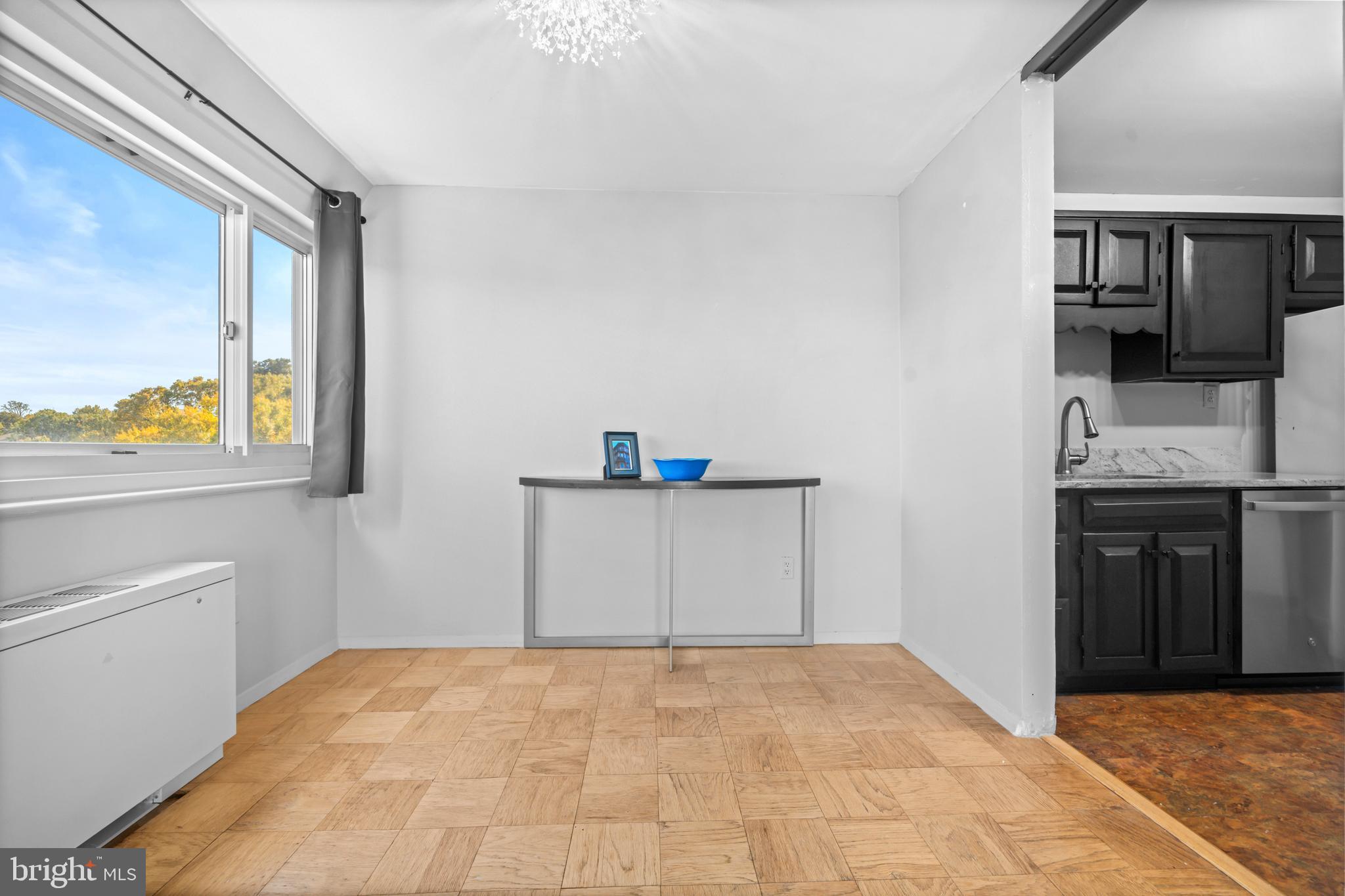 BOLLING BROOK TOWERS - Residential