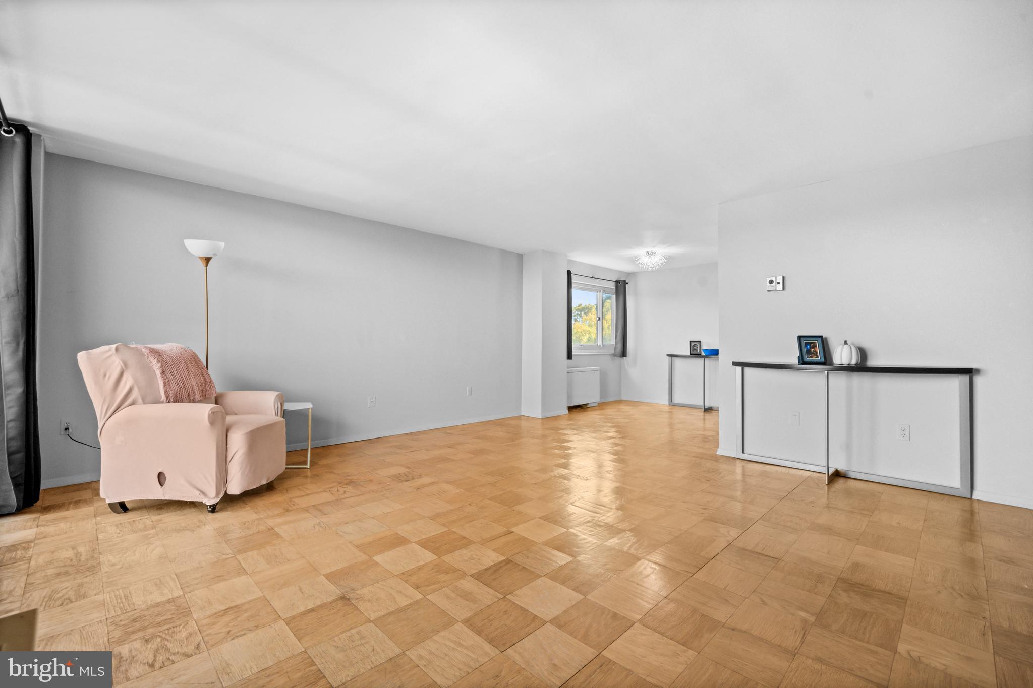 BOLLING BROOK TOWERS - Residential