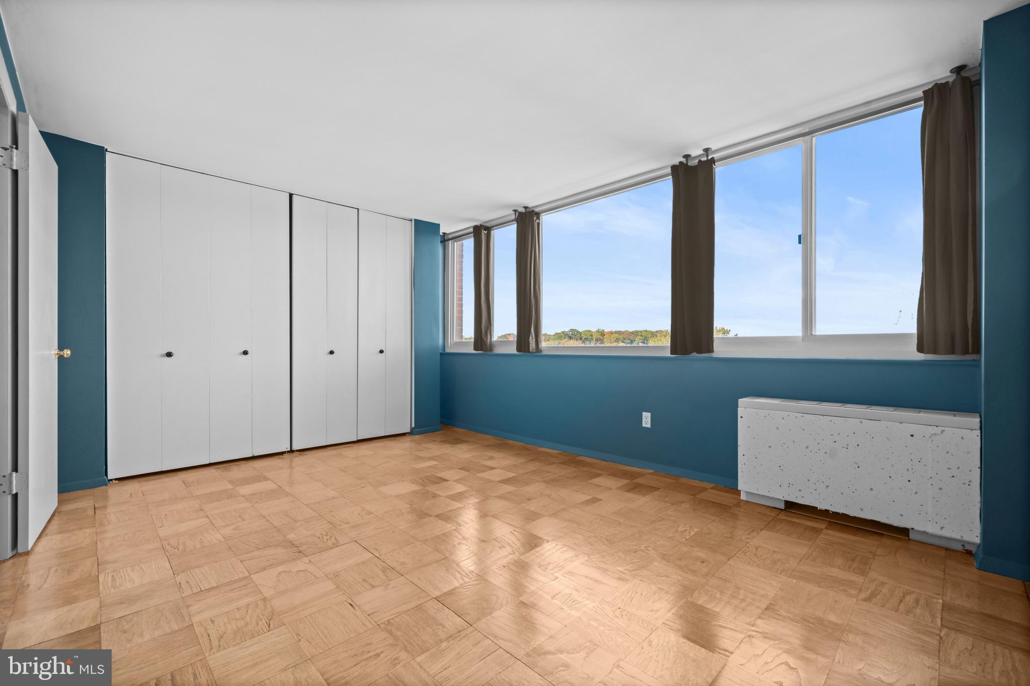 BOLLING BROOK TOWERS - Residential